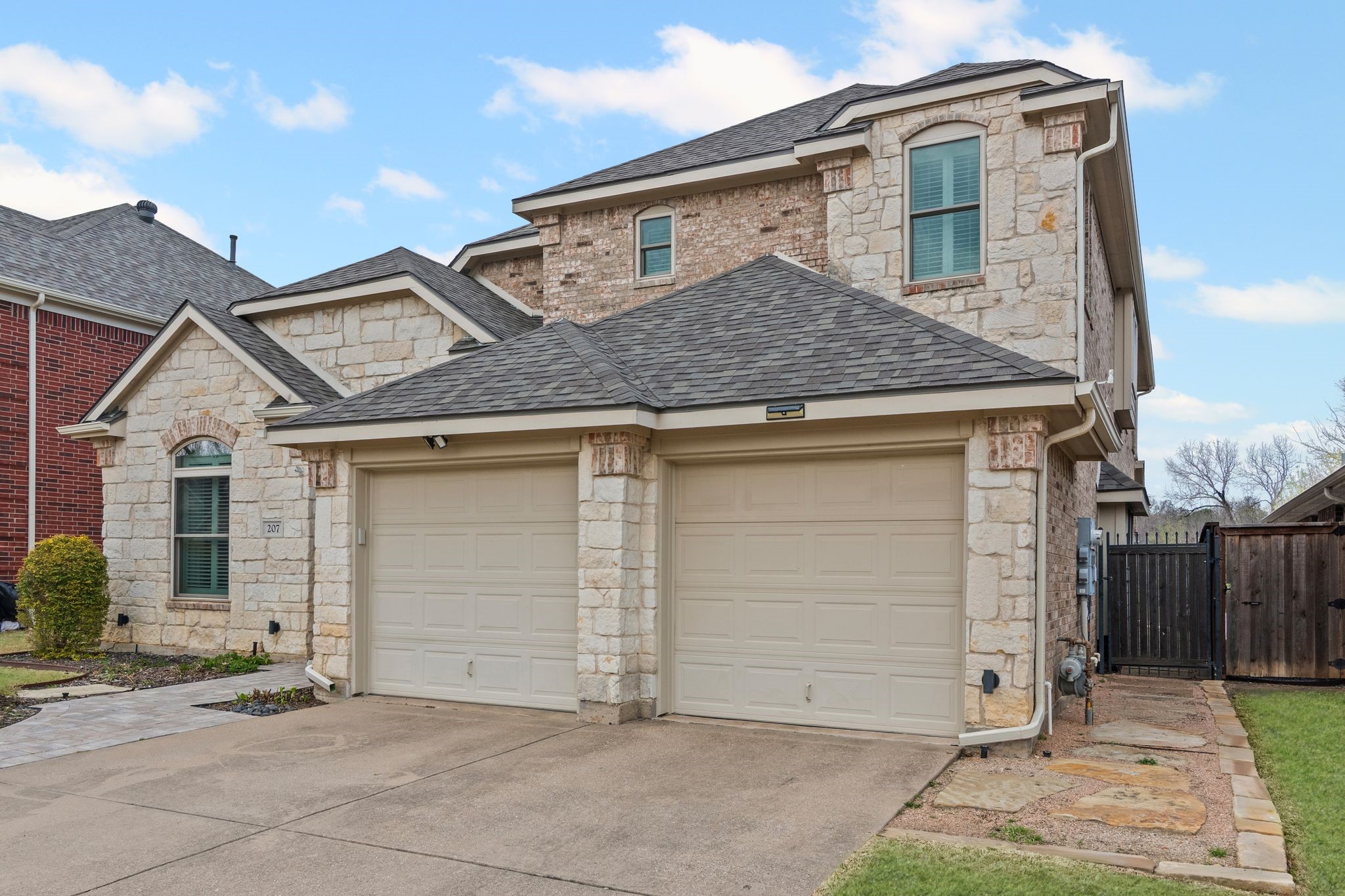 207 Fountainview Drive