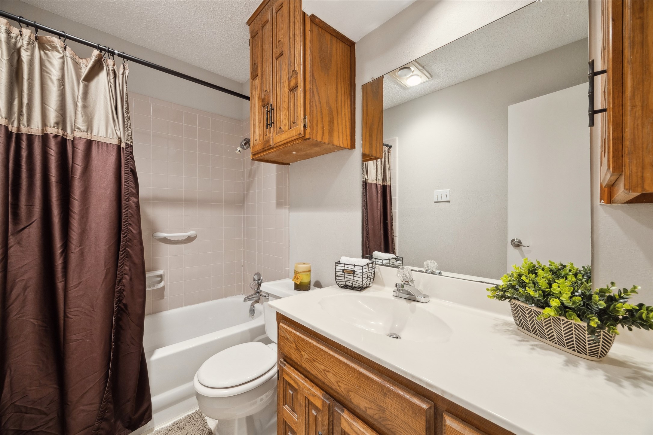 3632 Country Club Drive W