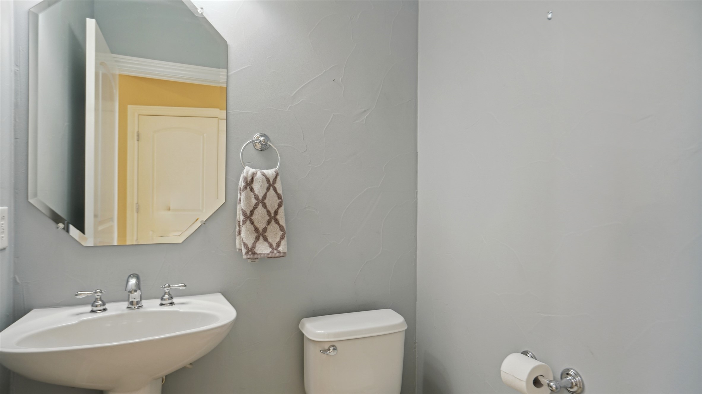 4921 Bob Wills Drive