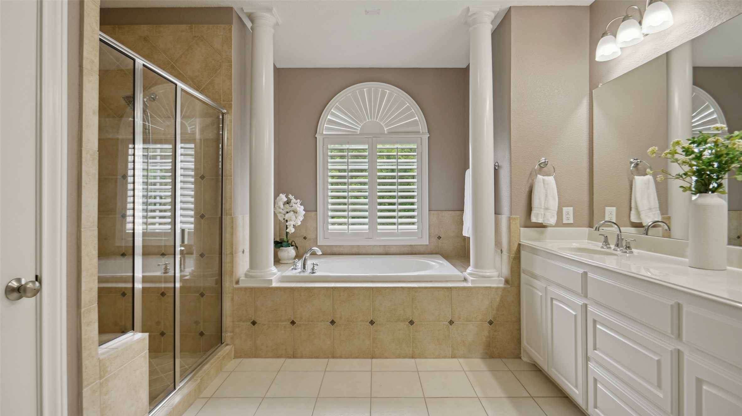 4921 Bob Wills Drive