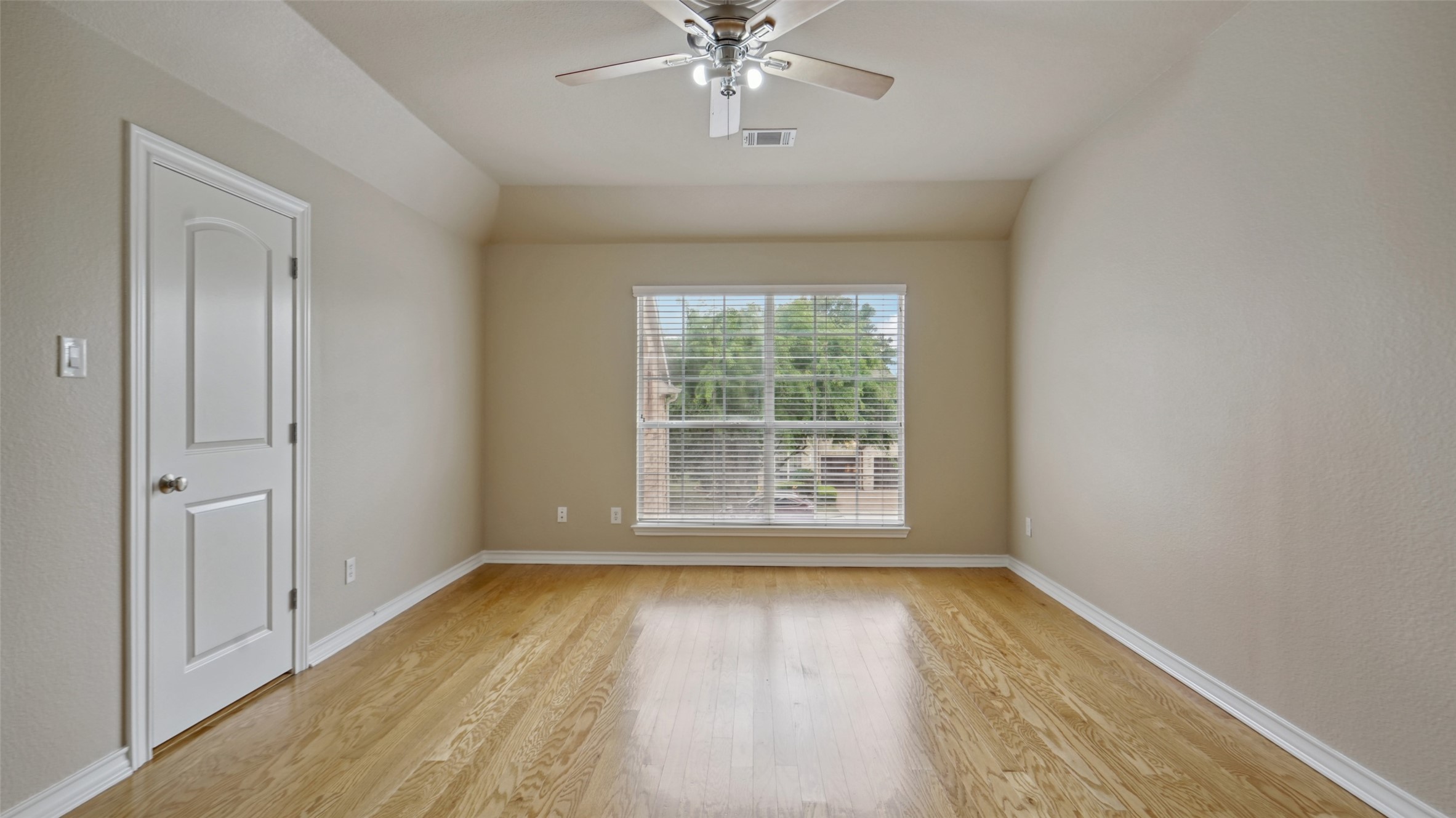 4921 Bob Wills Drive