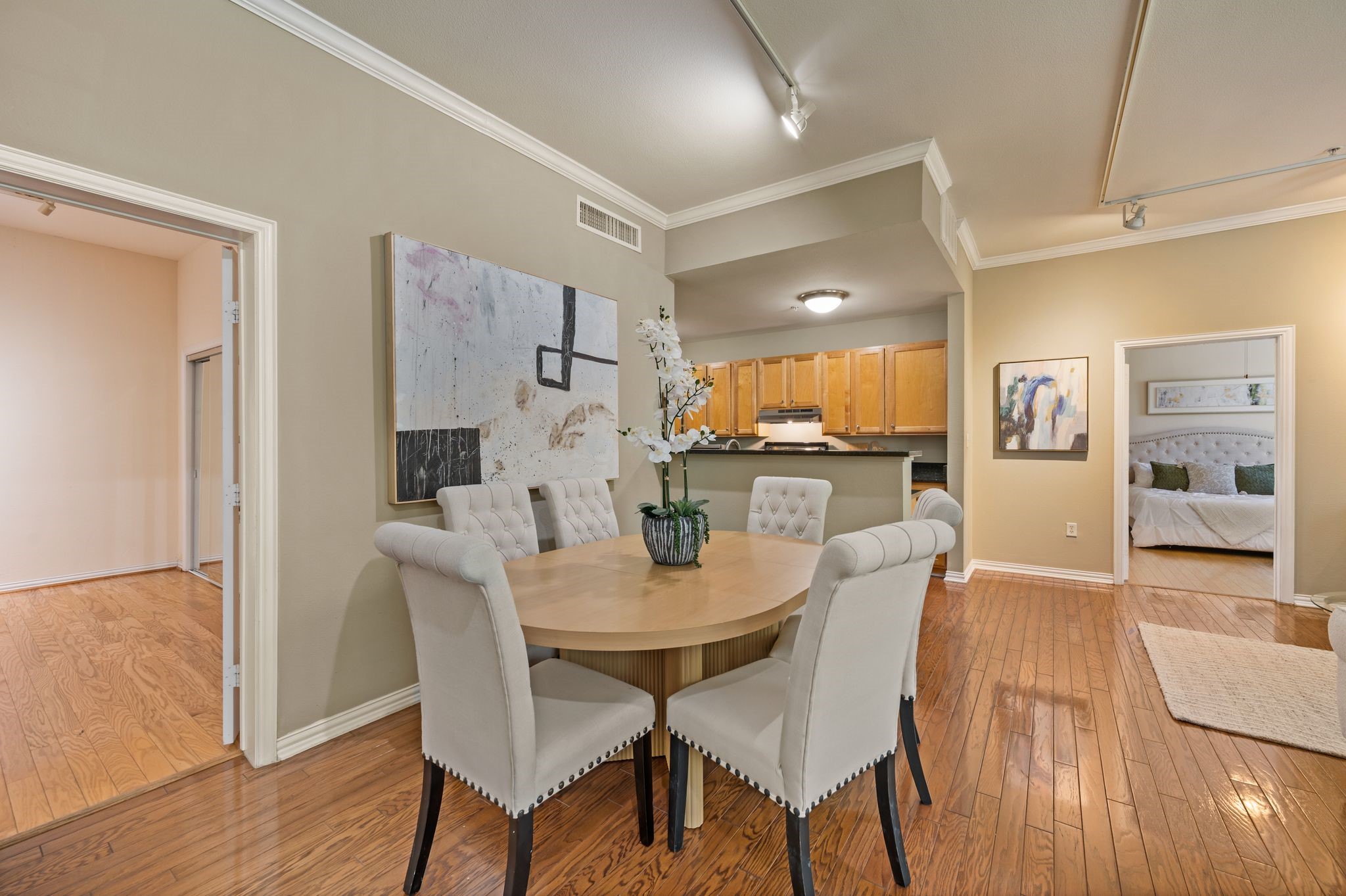 2305 Worthington Street 328