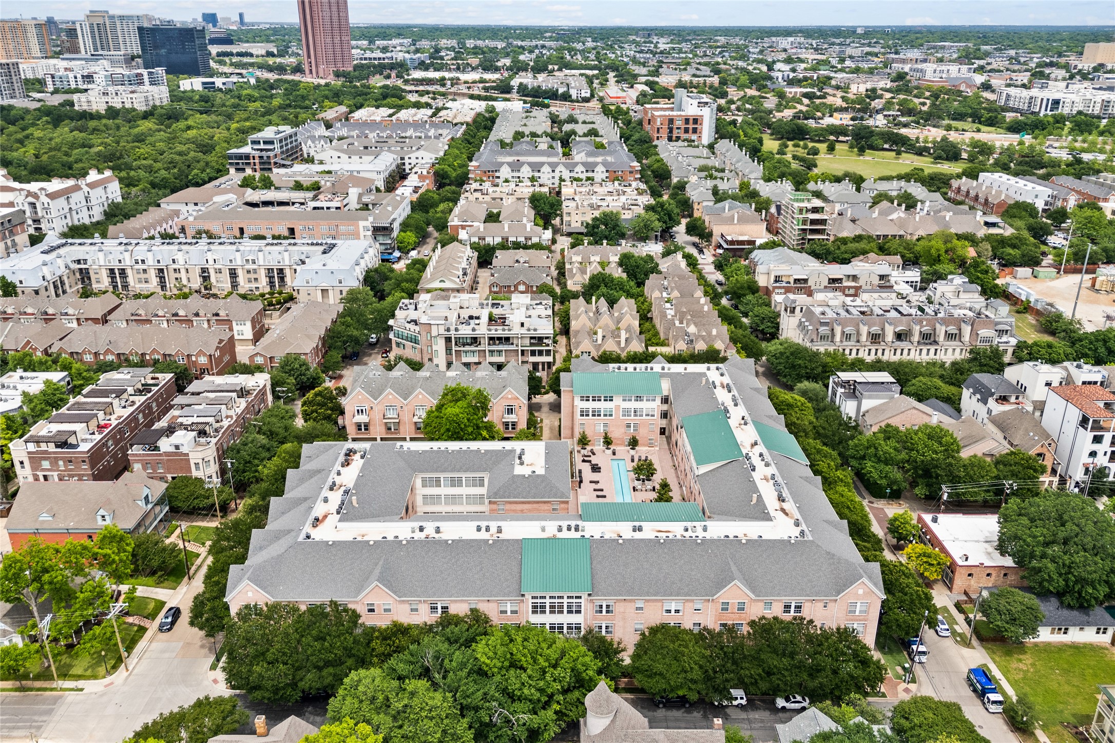 2305 Worthington Street 328