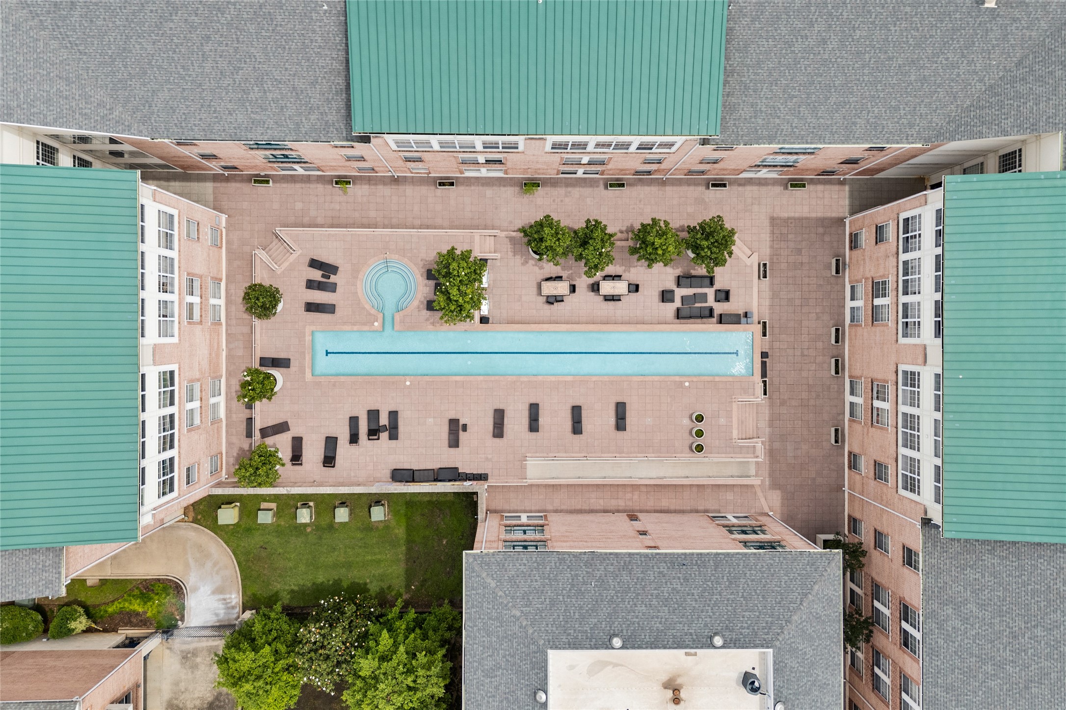 2305 Worthington Street 328