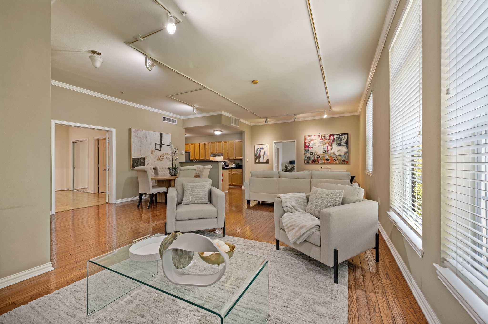2305 Worthington Street 328