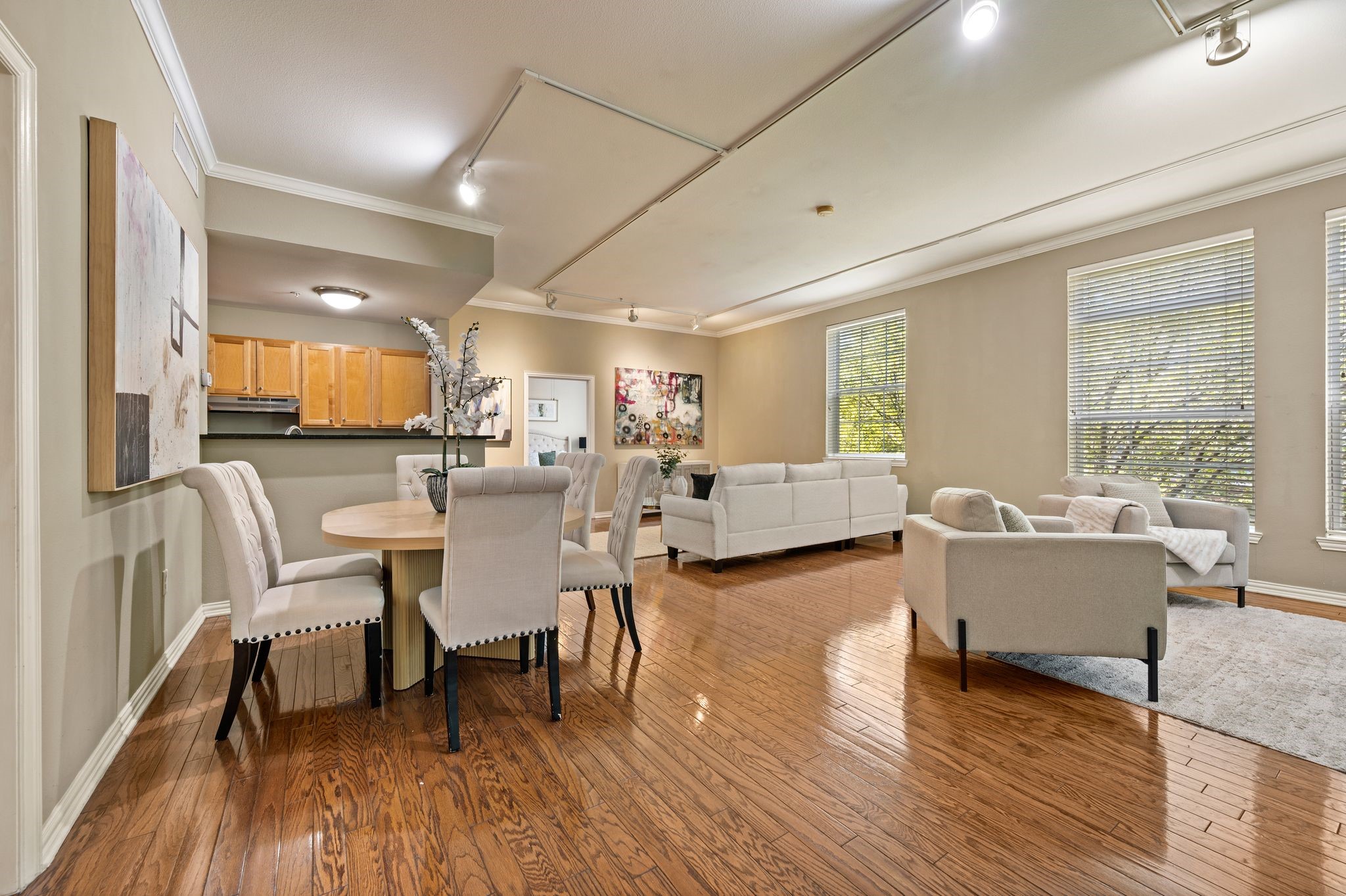 2305 Worthington Street 328