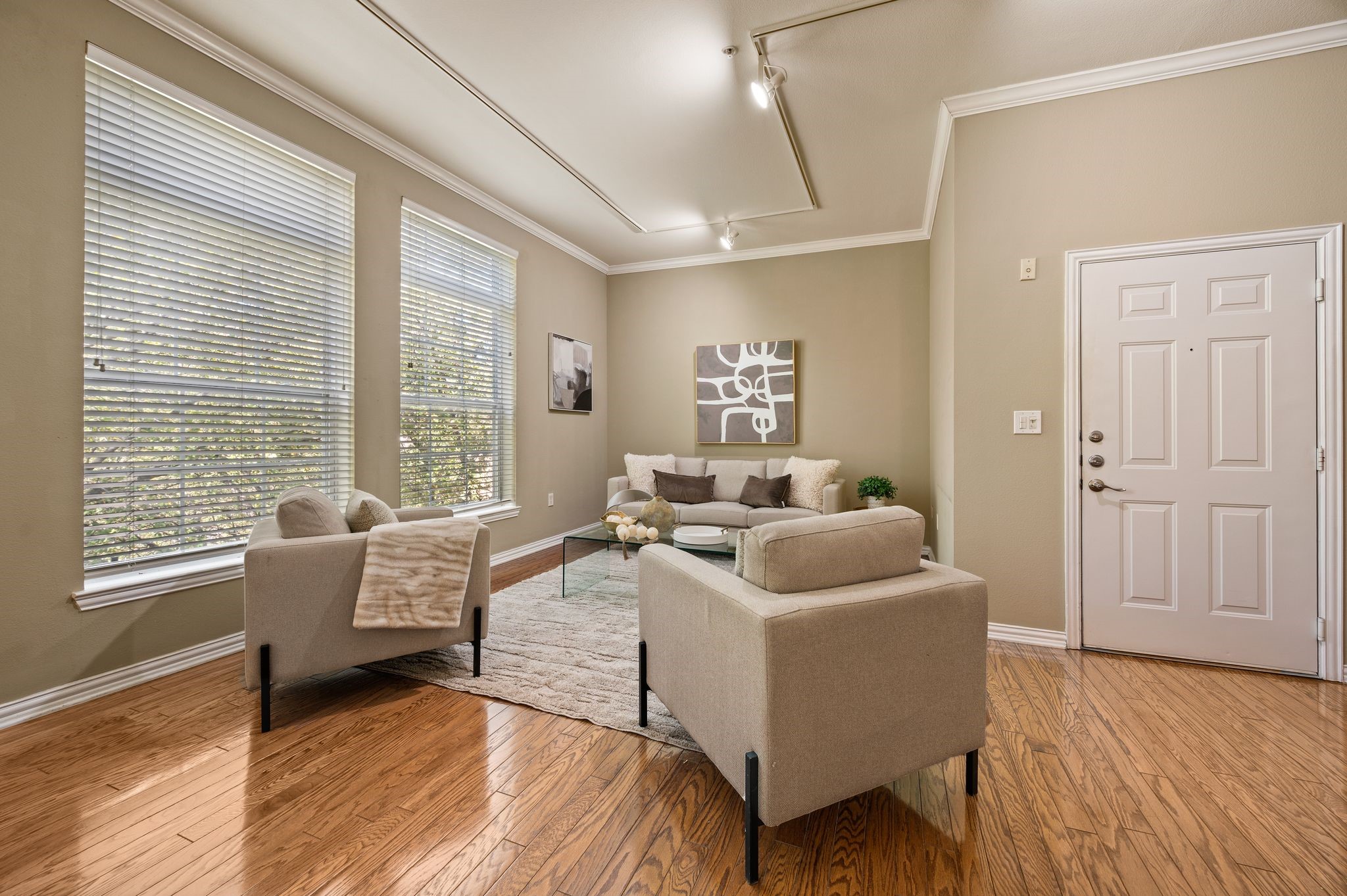 2305 Worthington Street 328