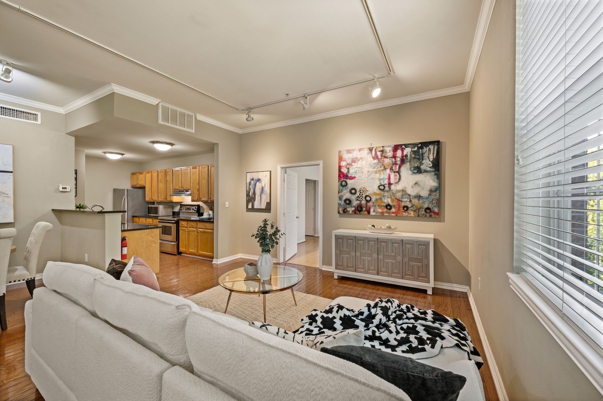 2305 Worthington Street 328