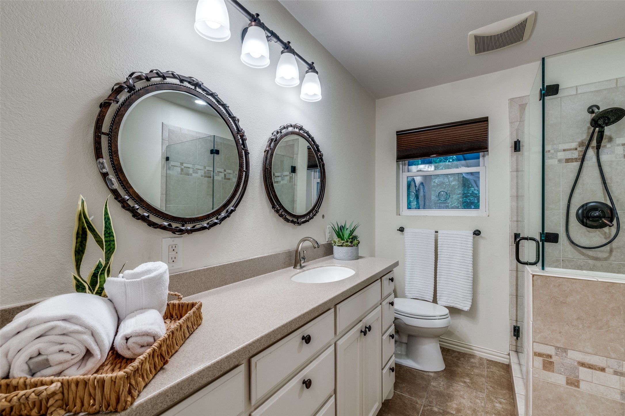 1400 W Tucker Boulevard