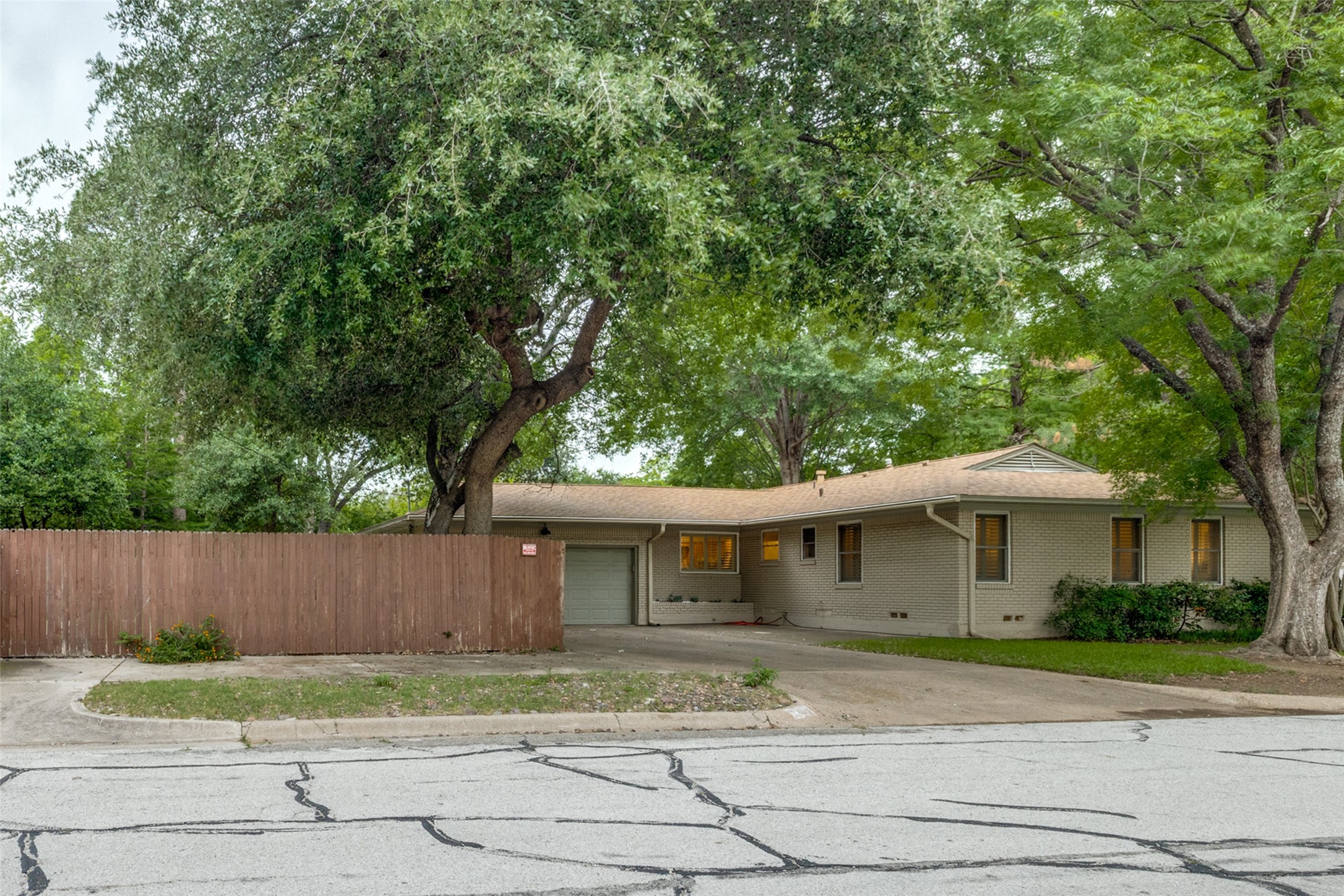 1400 W Tucker Boulevard