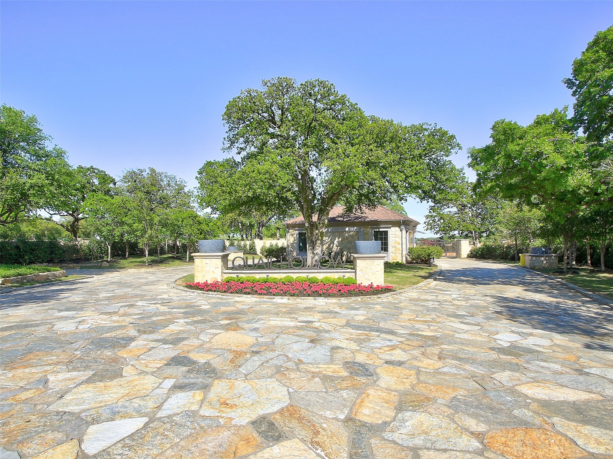 1900 Lakeshore Drive