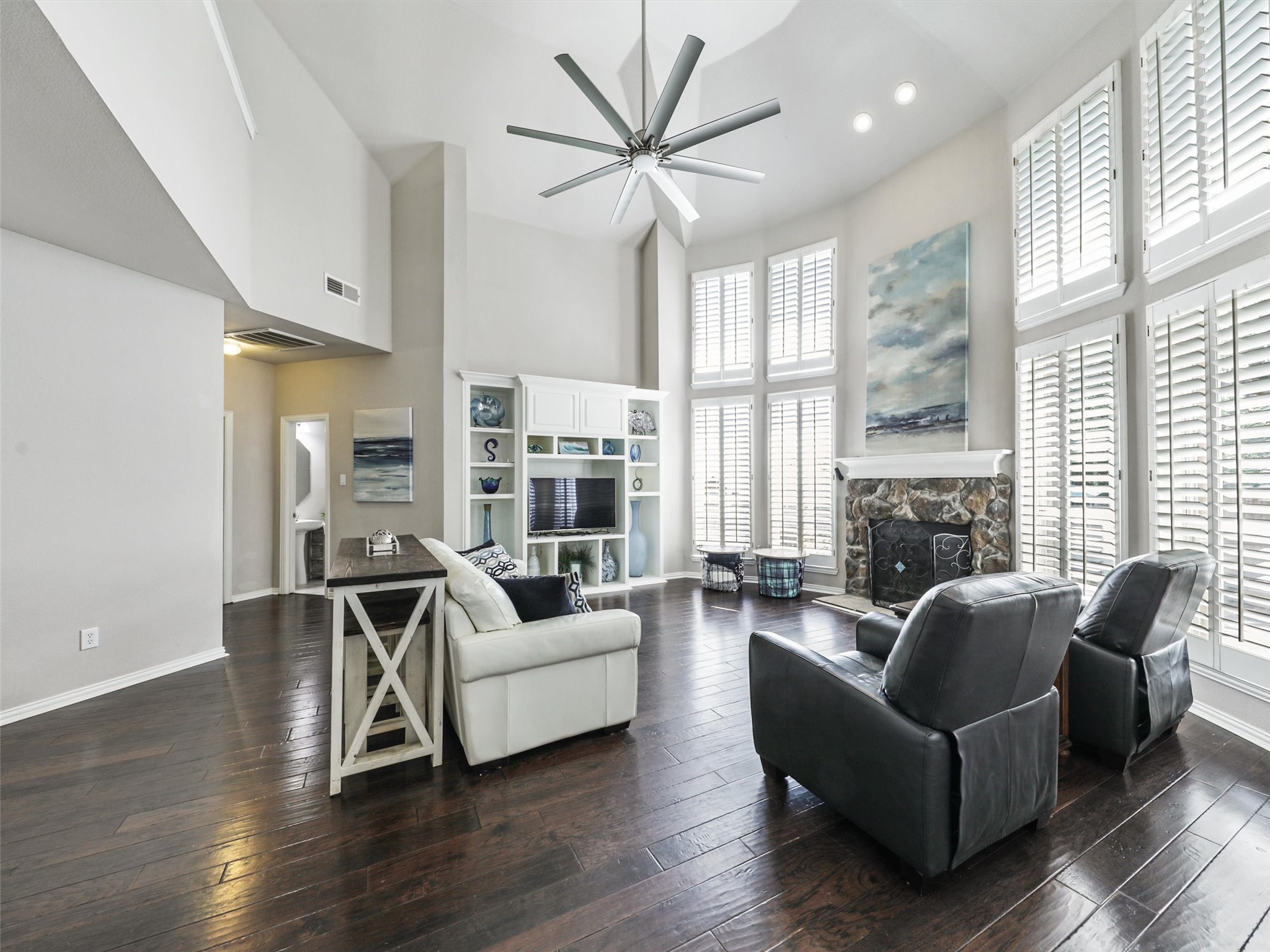 2304 Hickory Leaf Lane