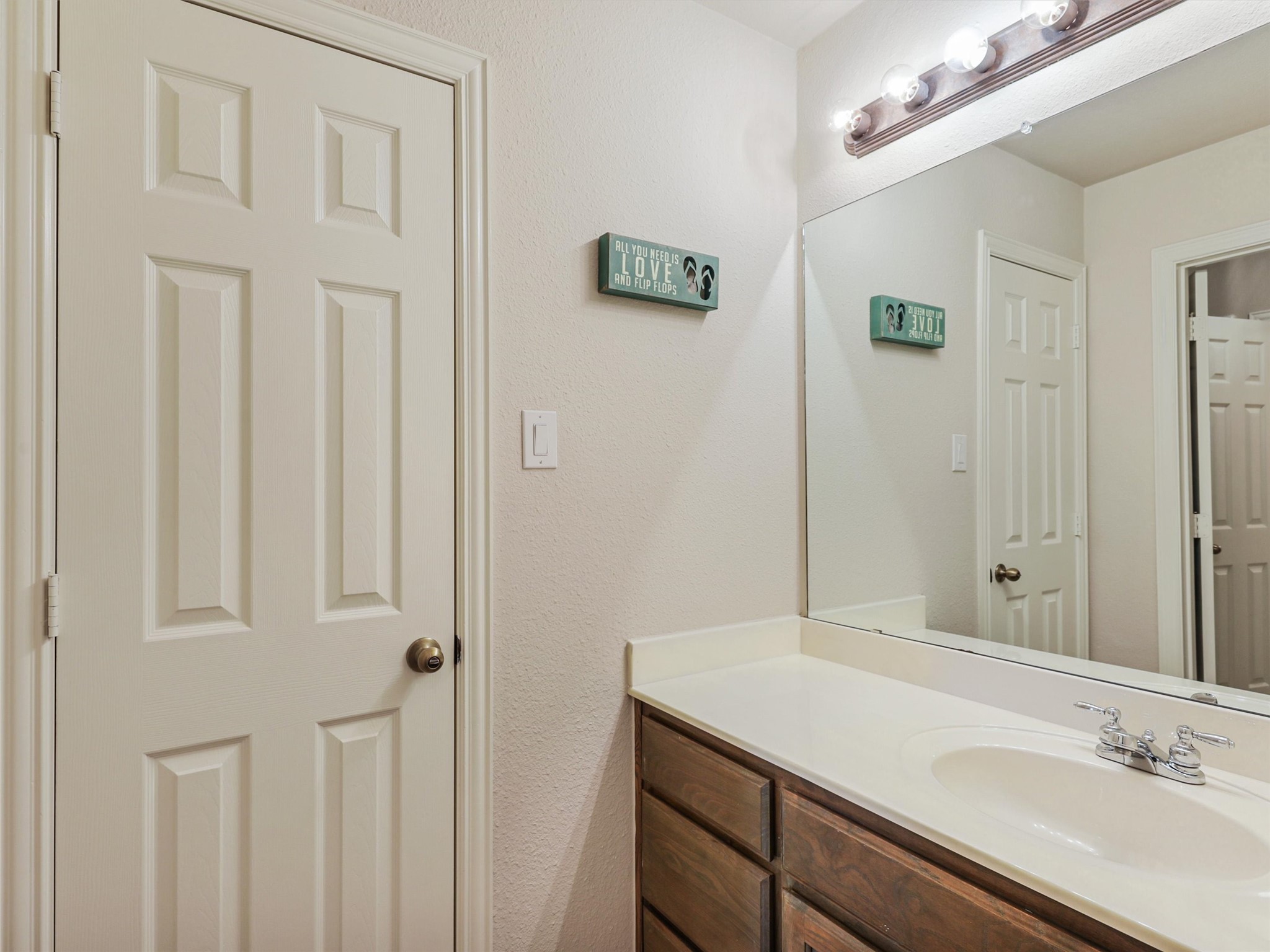 2304 Hickory Leaf Lane