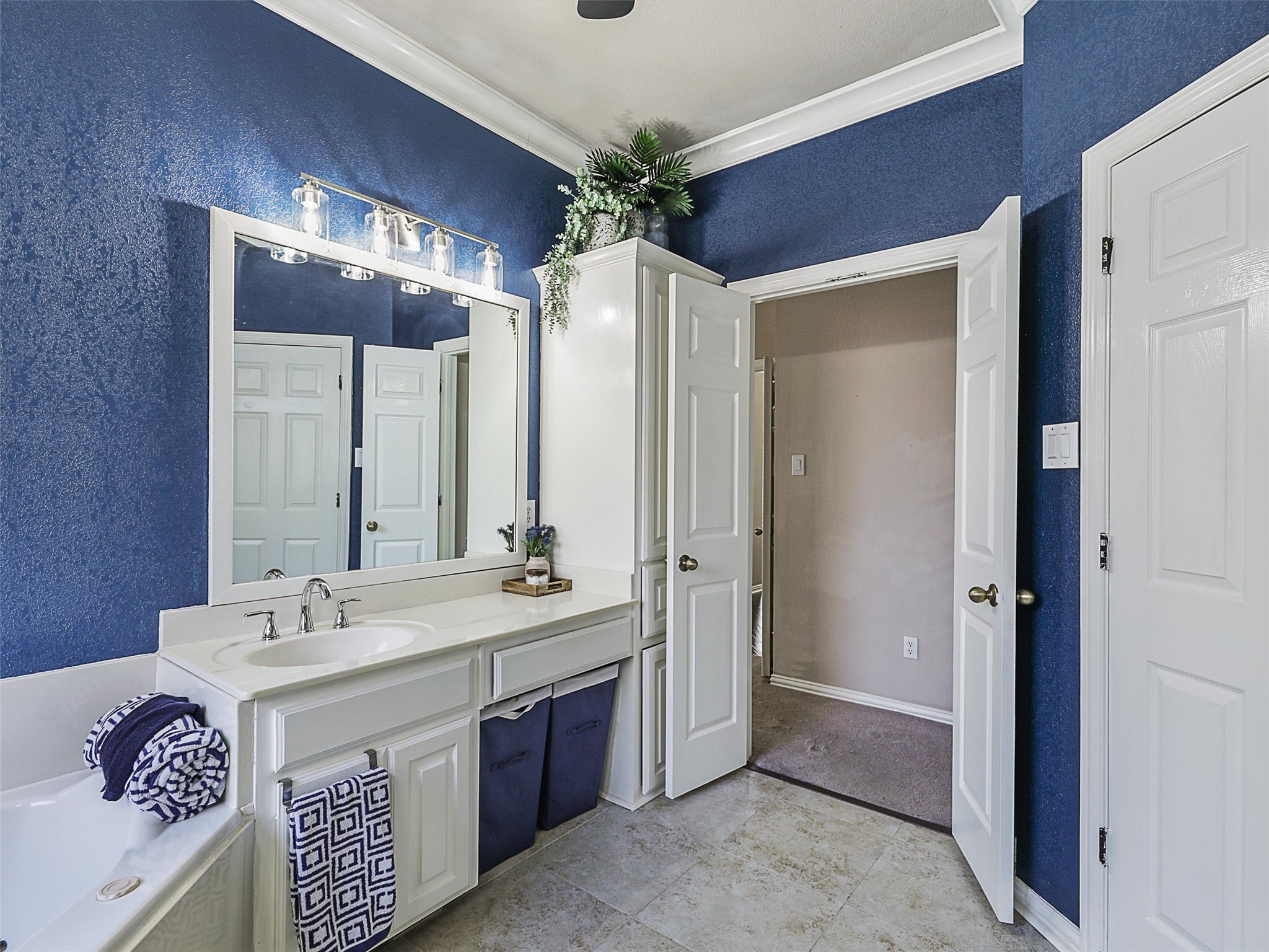 2304 Hickory Leaf Lane