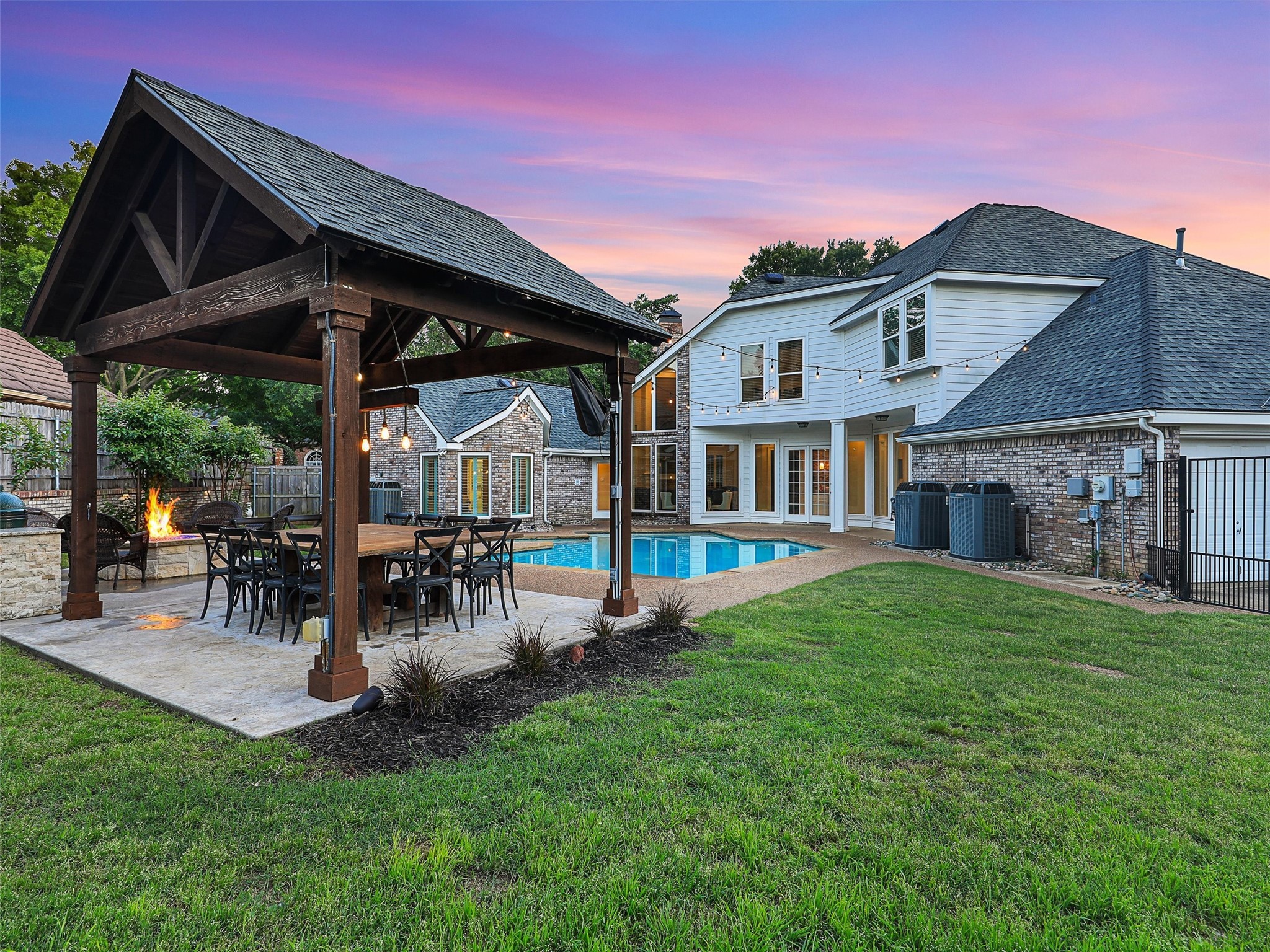 3206 Queensbury Way W