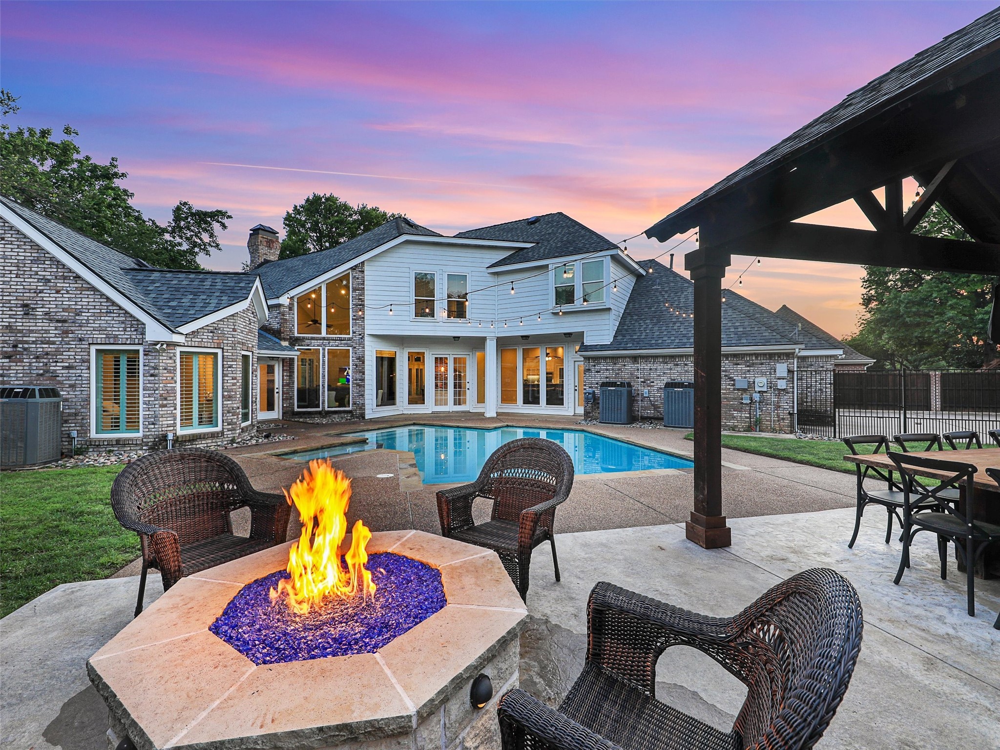 3206 Queensbury Way W