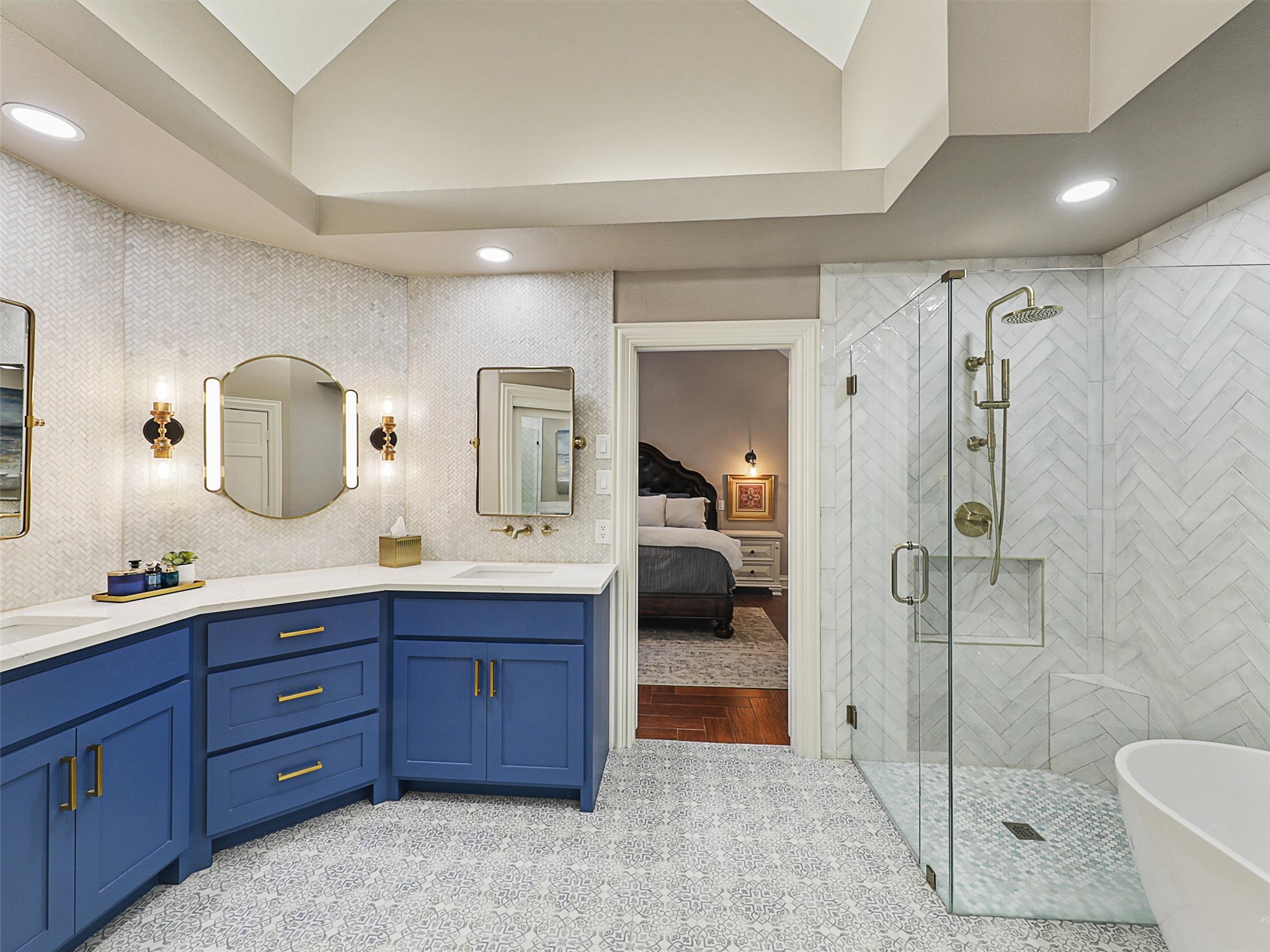 3206 Queensbury Way W