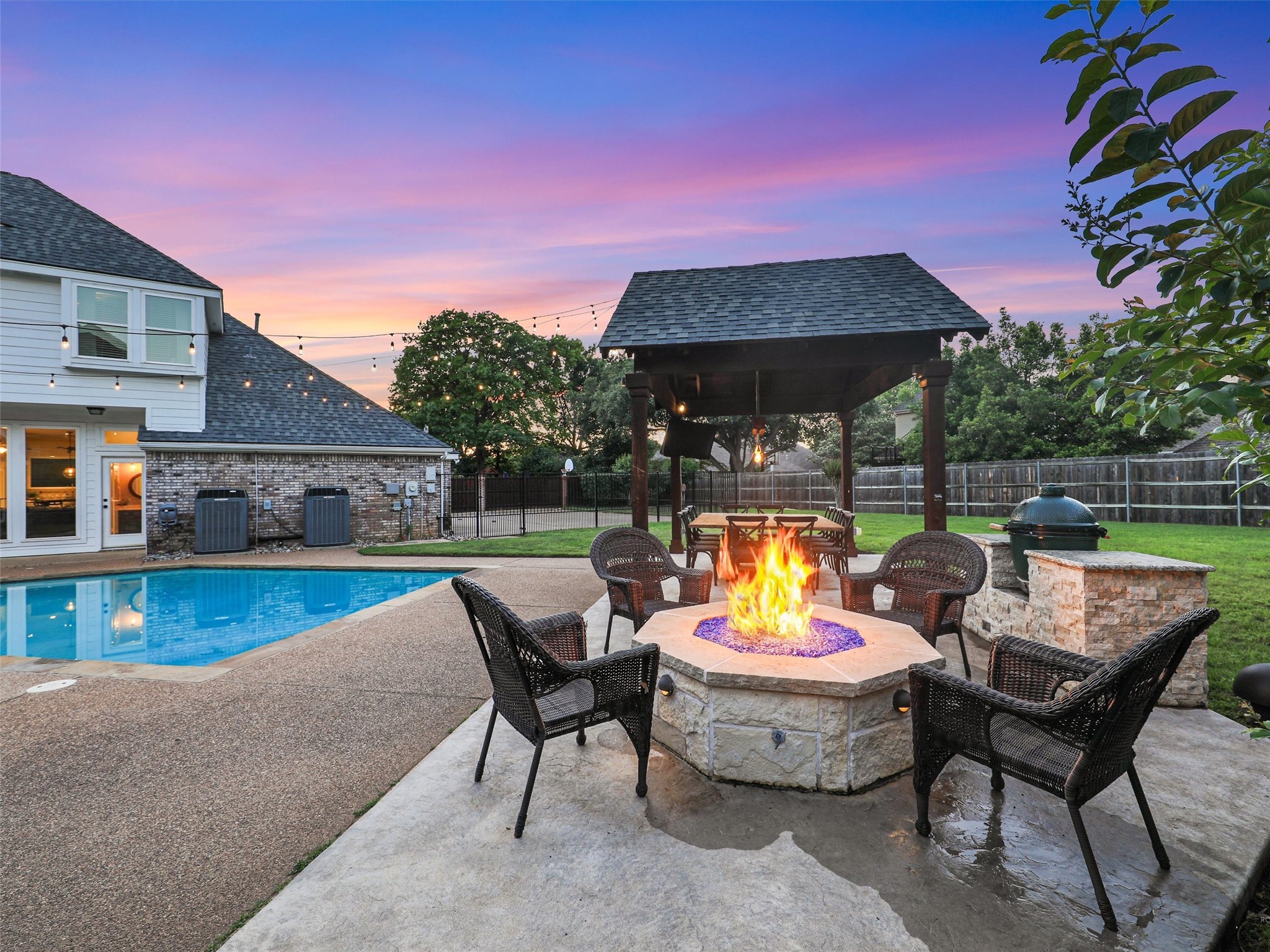 3206 Queensbury Way W