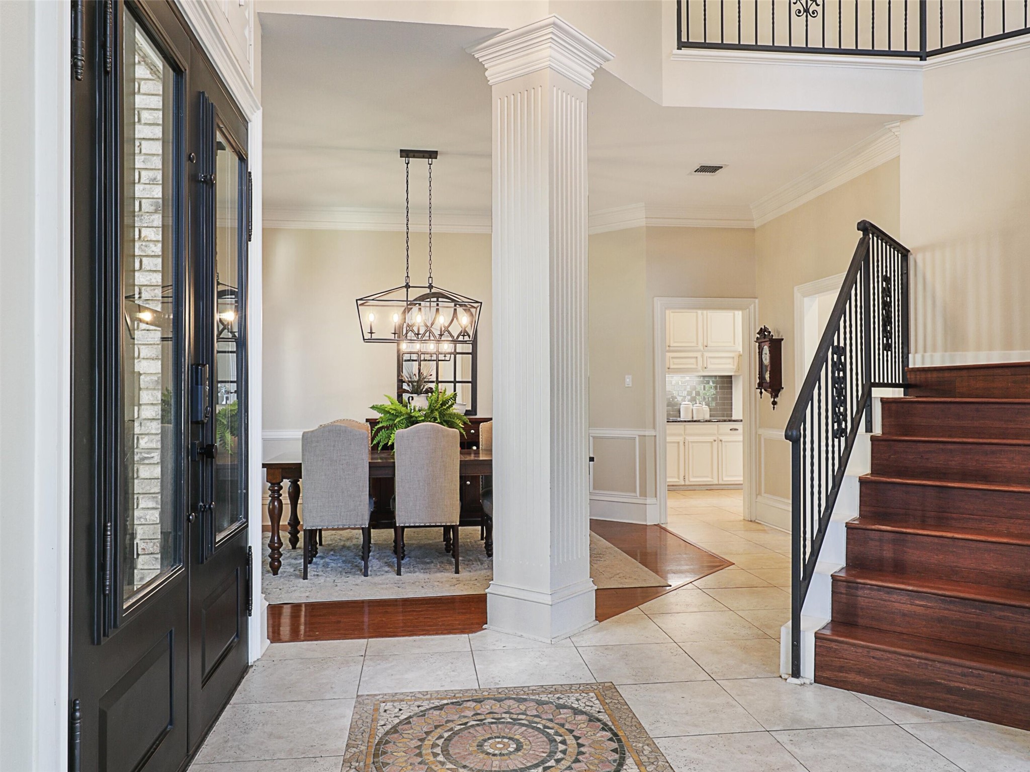 3206 Queensbury Way W