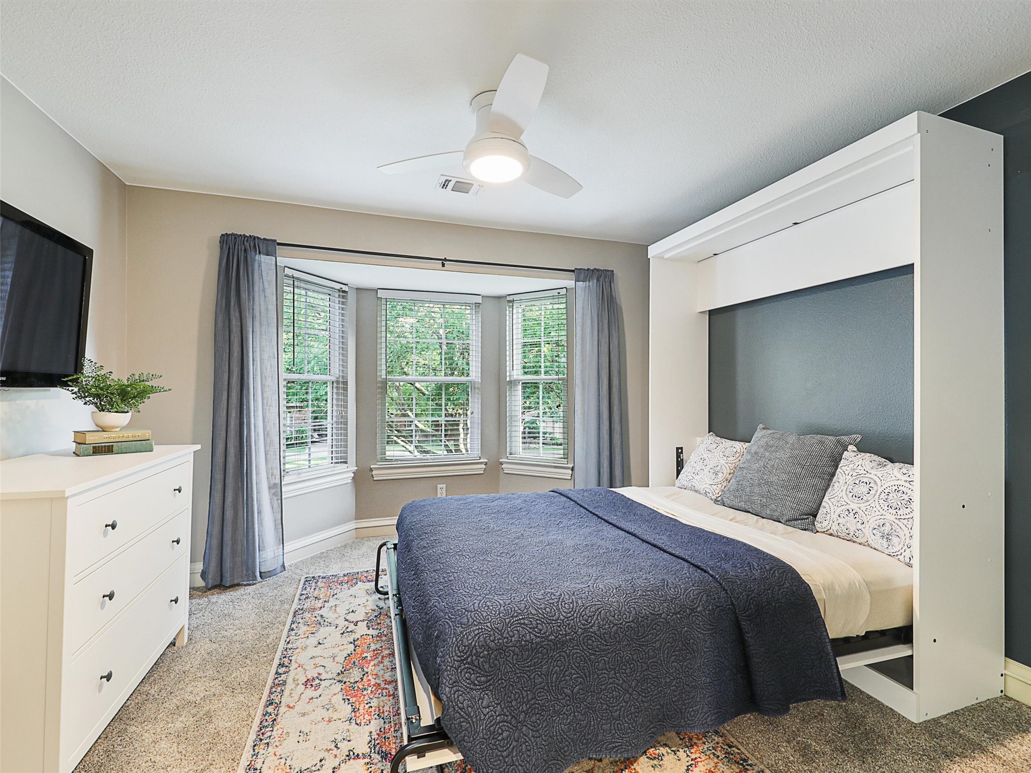 3206 Queensbury Way W