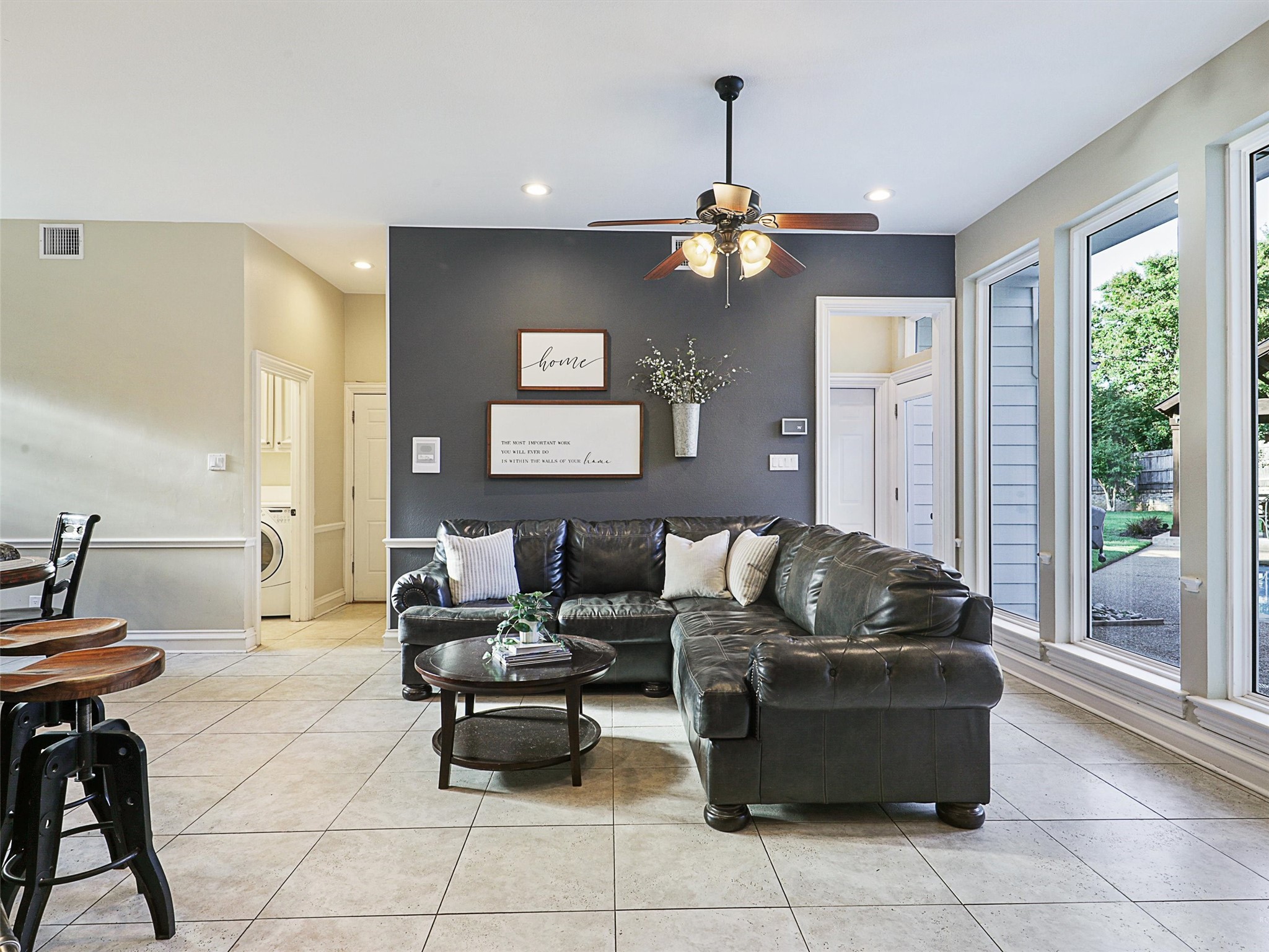 3206 Queensbury Way W