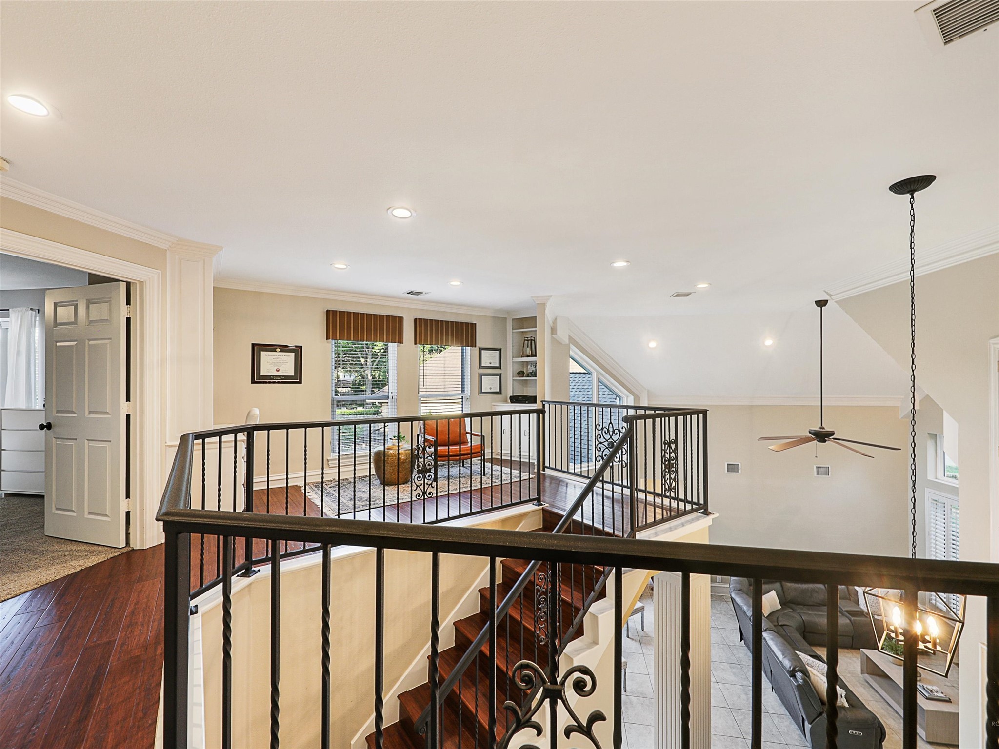 3206 Queensbury Way W