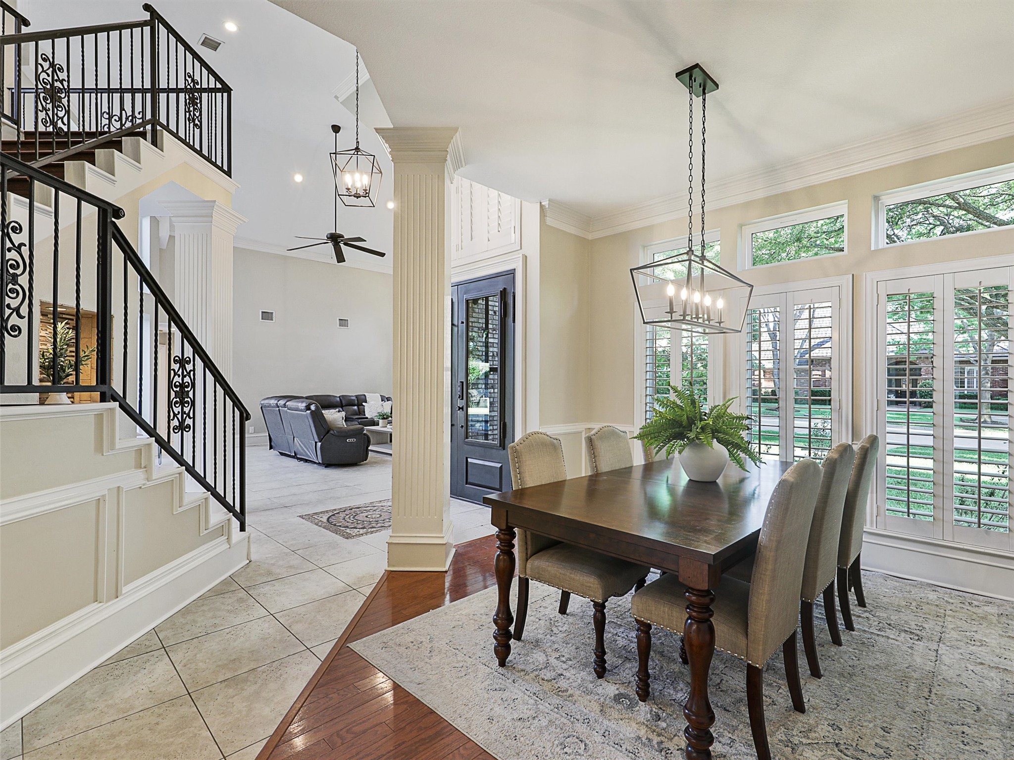 3206 Queensbury Way W