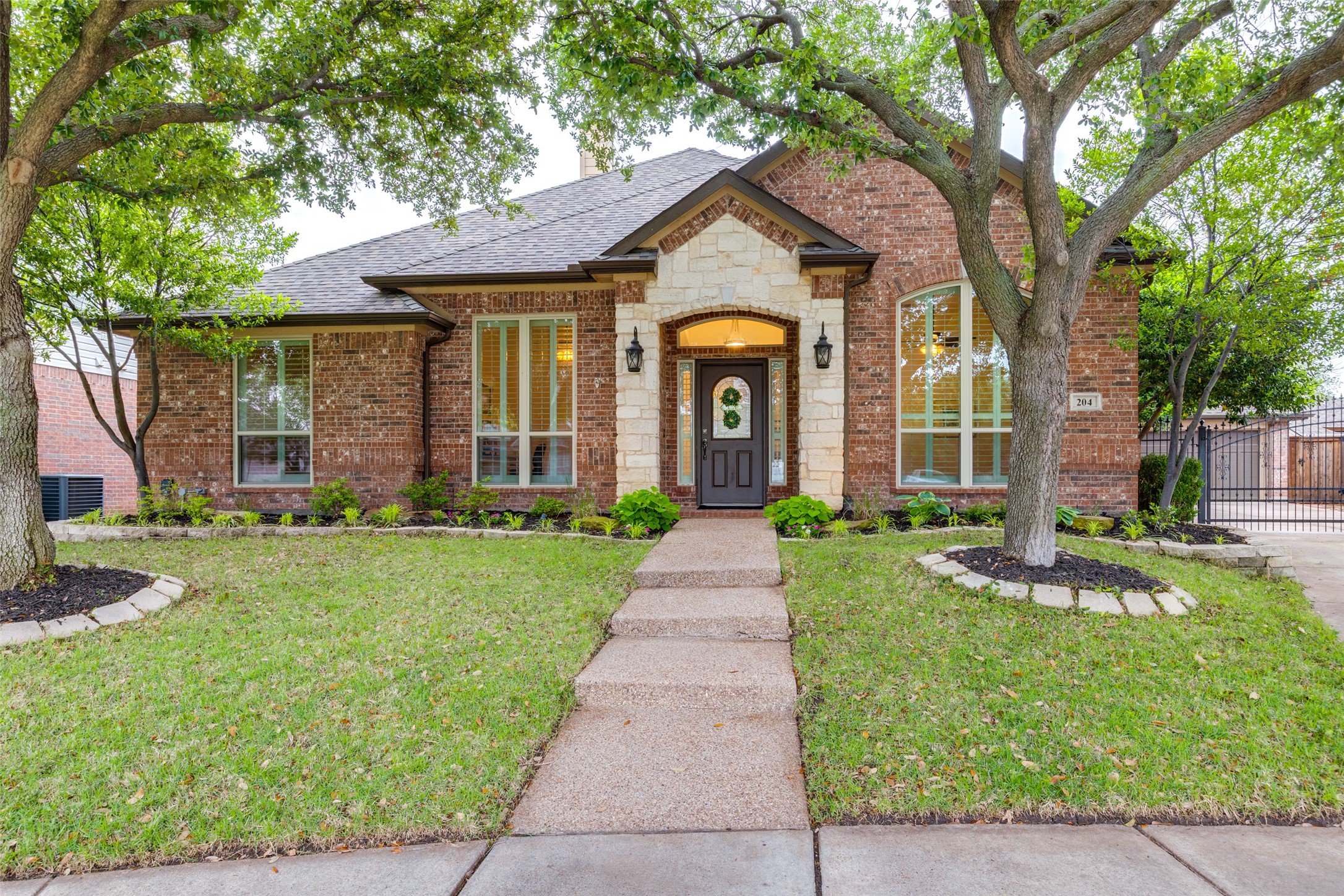 204 Falcon Circle