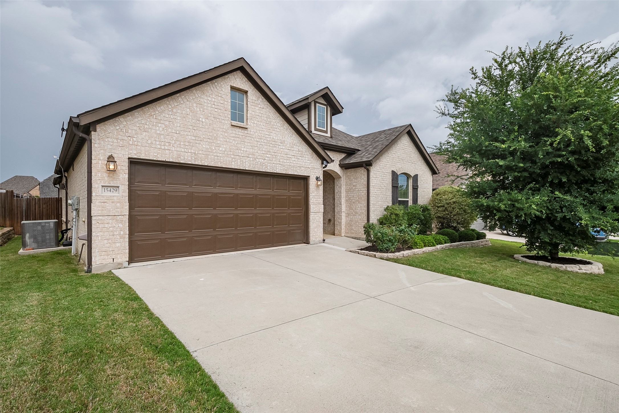 15429 Pioneer Bluff Trail