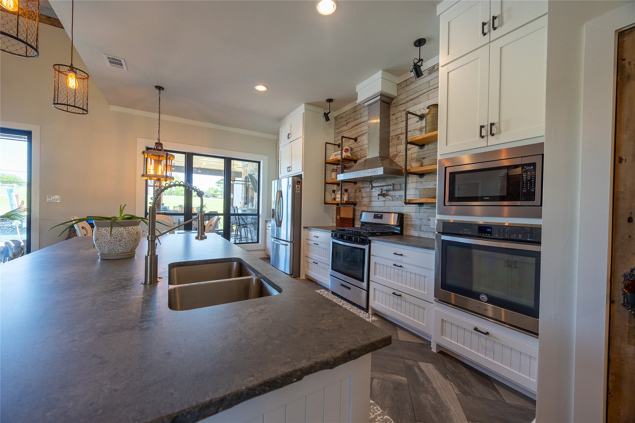 13808 Bates Aston Road