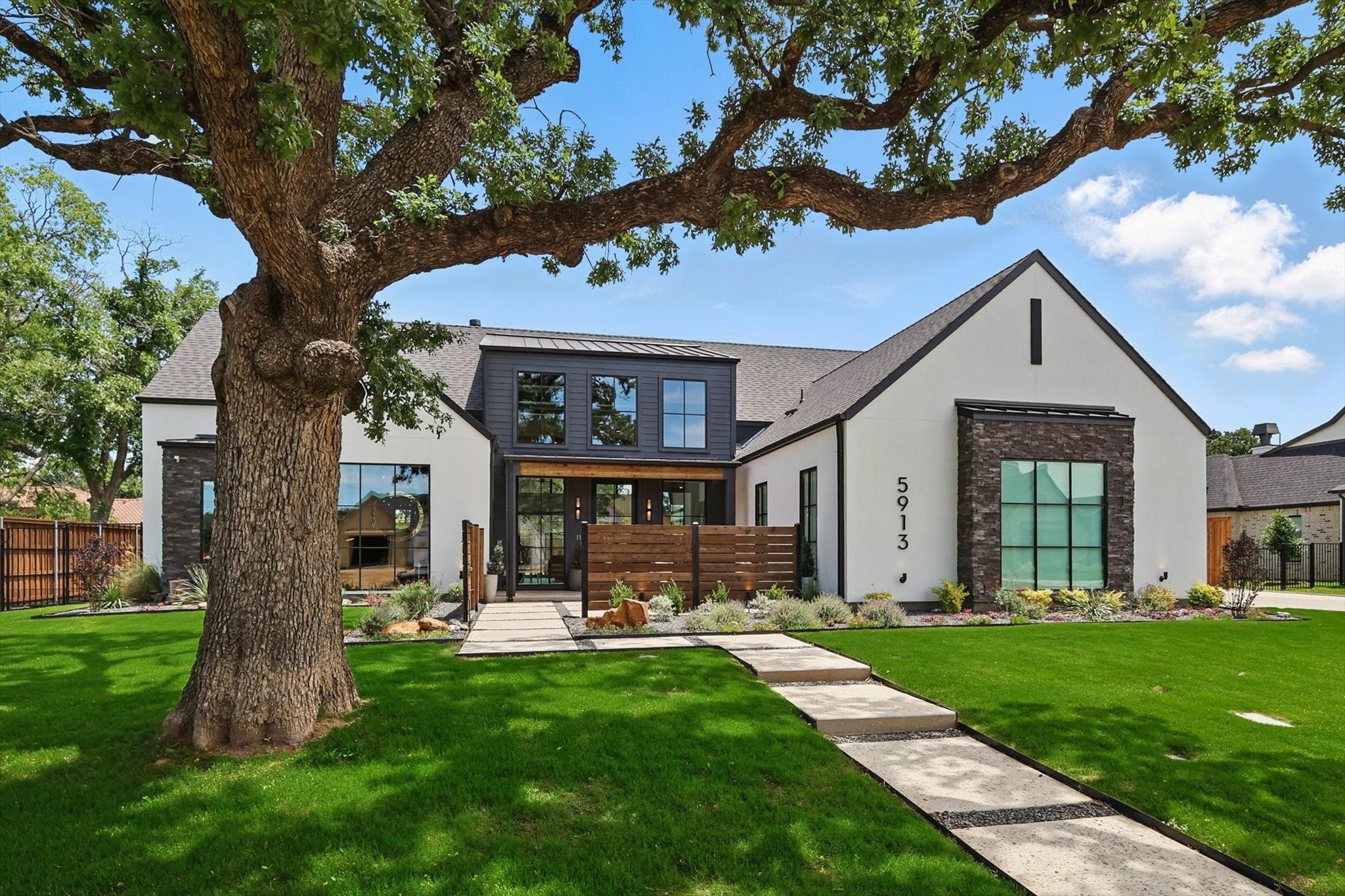 5913 Preston Way