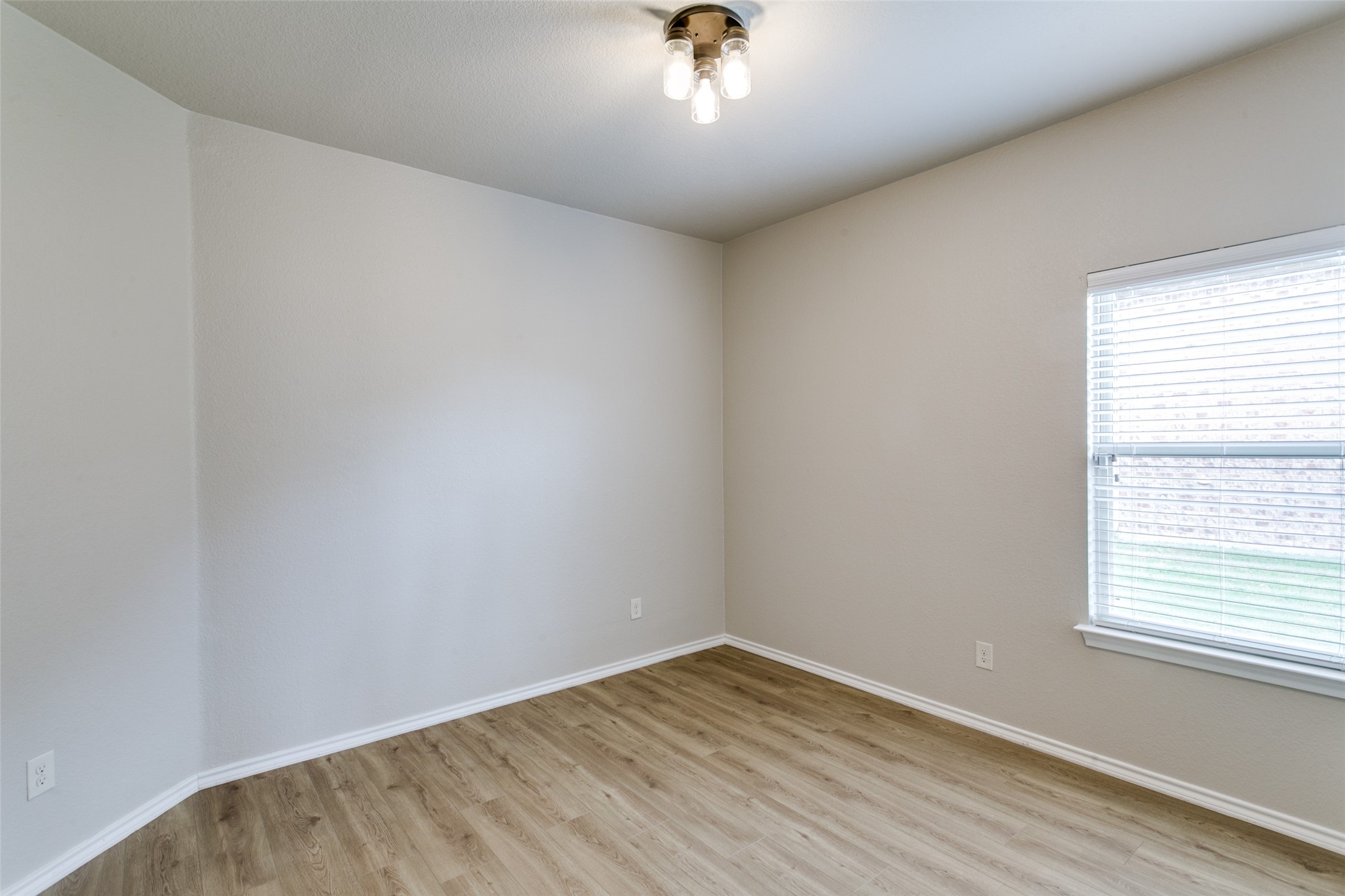 4621 Lazy Oaks Street