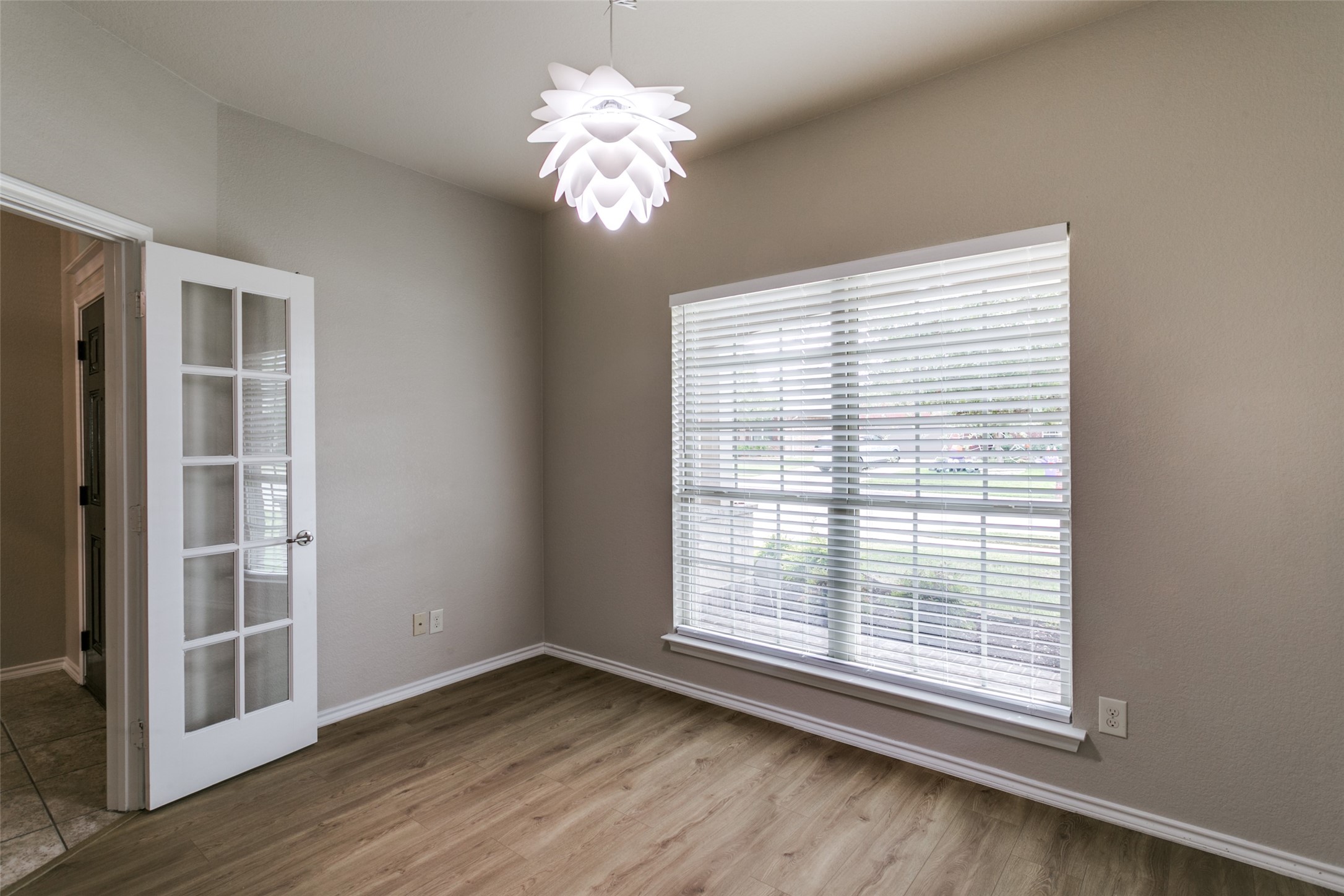 4621 Lazy Oaks Street