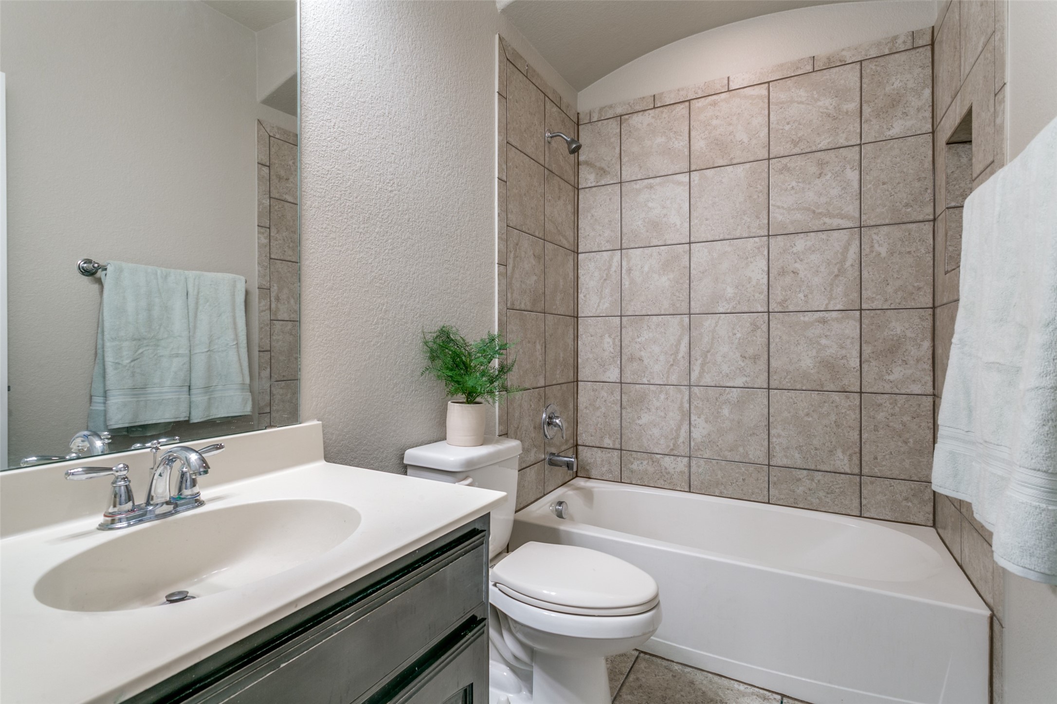 4621 Lazy Oaks Street