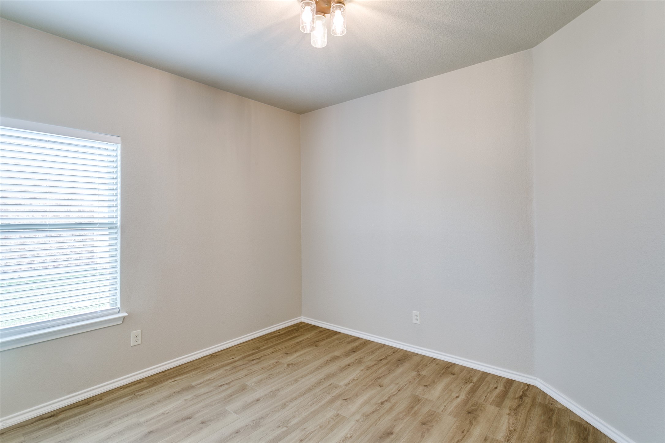 4621 Lazy Oaks Street