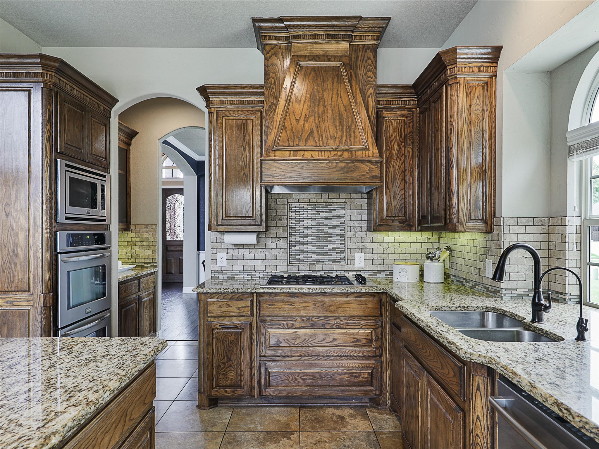 2420 Lilyfield Drive