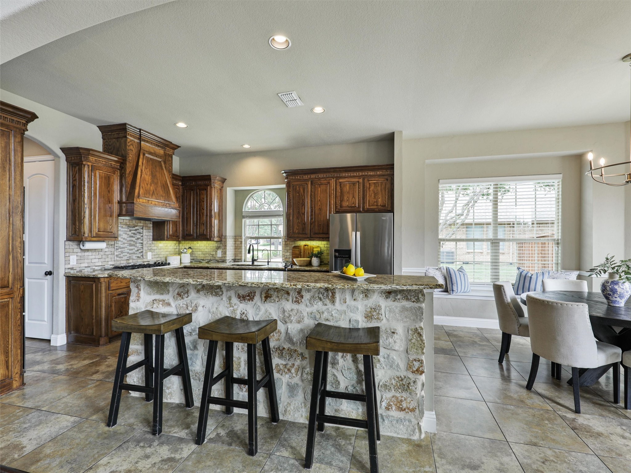 2420 Lilyfield Drive