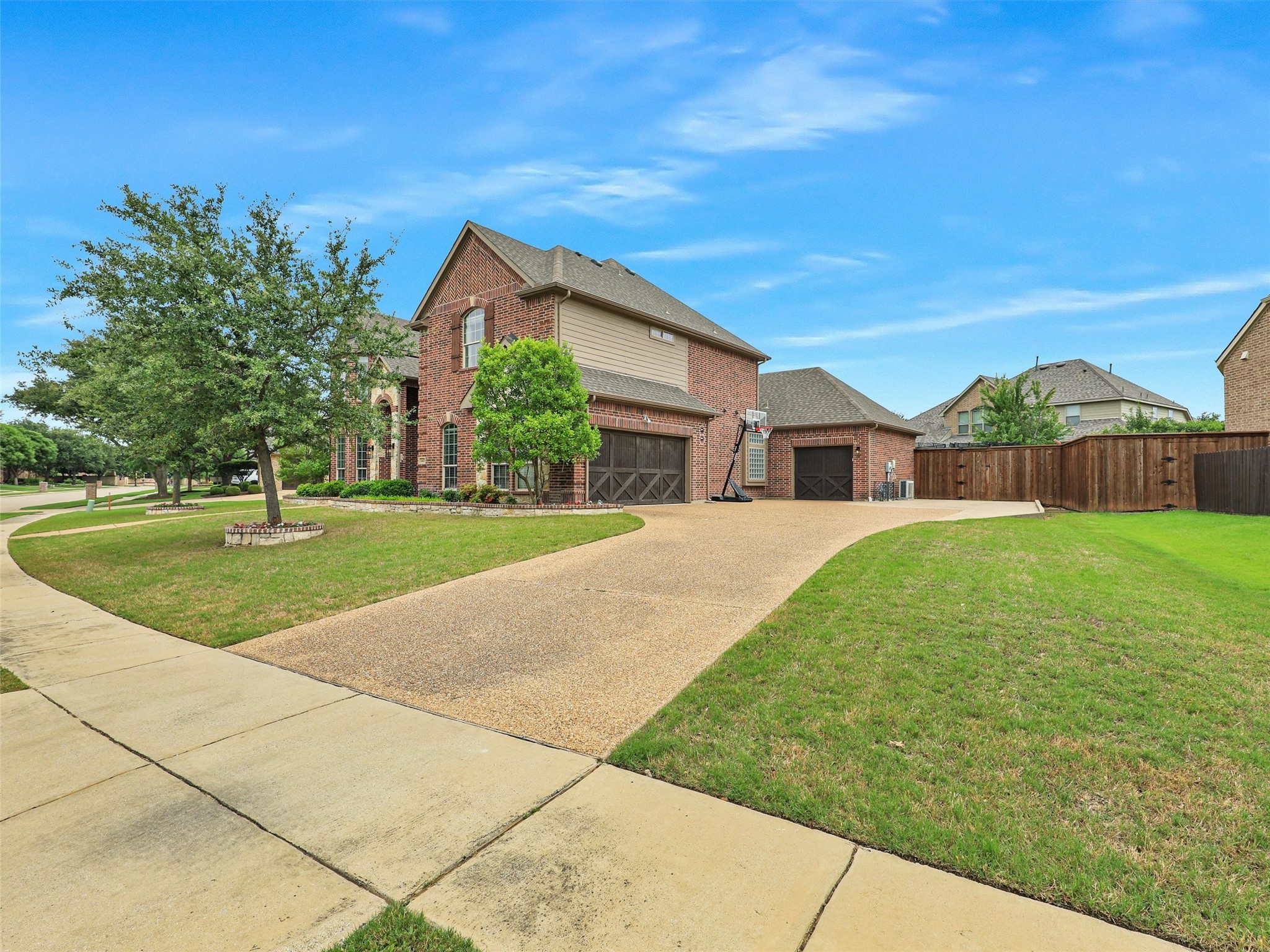 2420 Lilyfield Drive