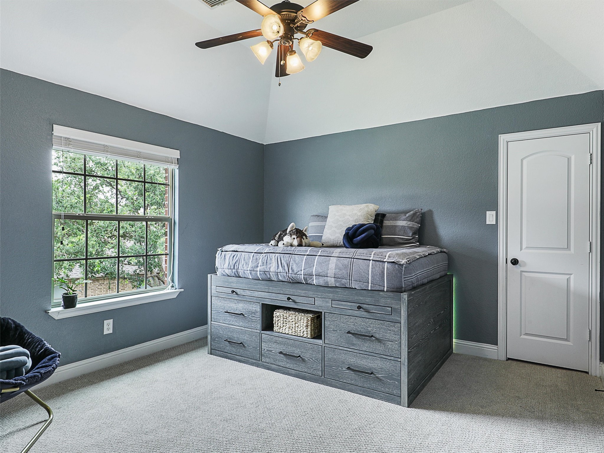 2420 Lilyfield Drive