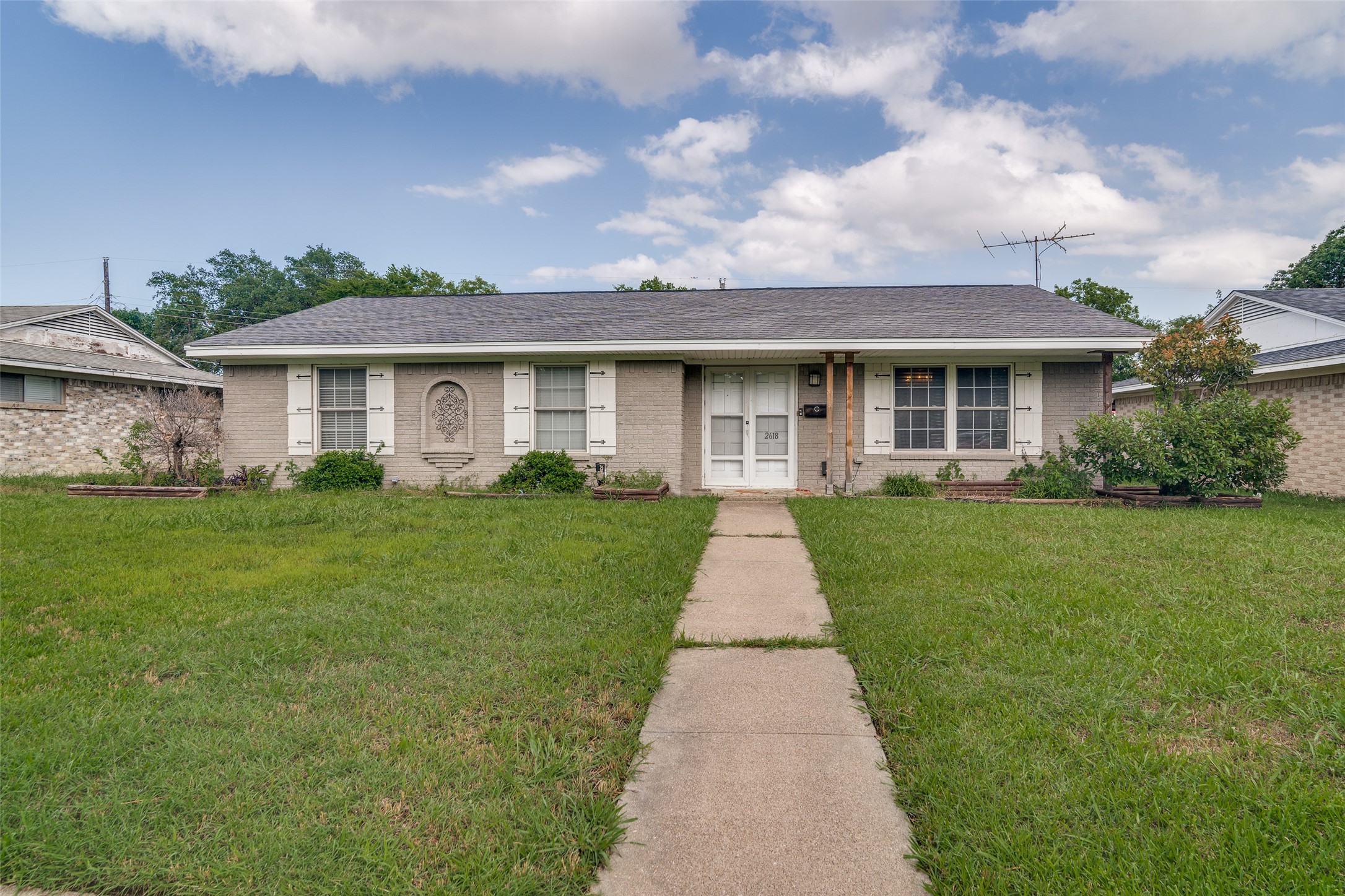 2618 Eastbrook Drive