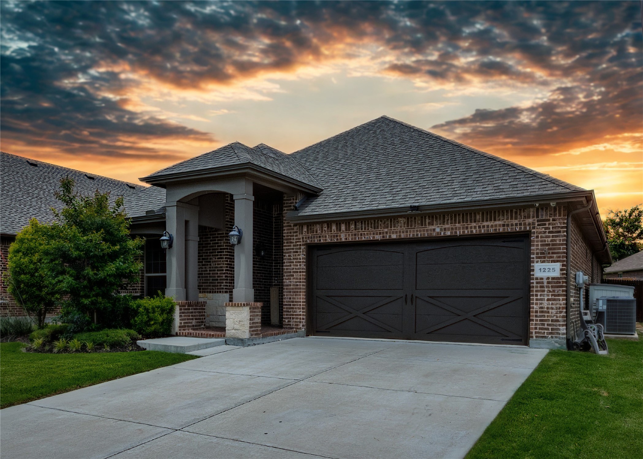 1225 Lynn Drive