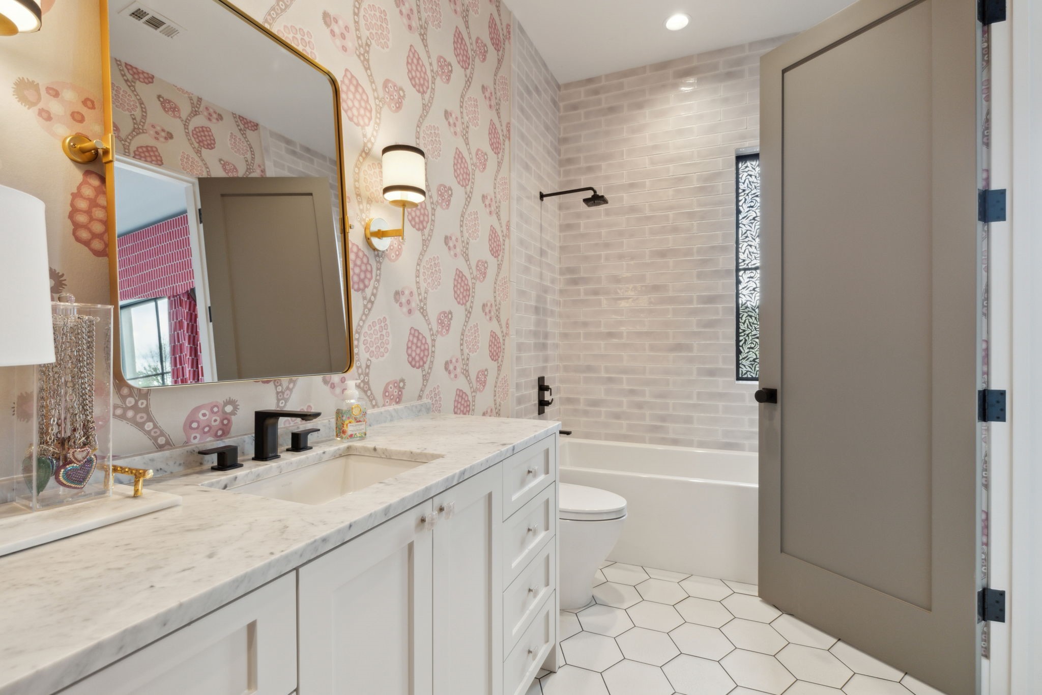 1502 Bluffview Drive