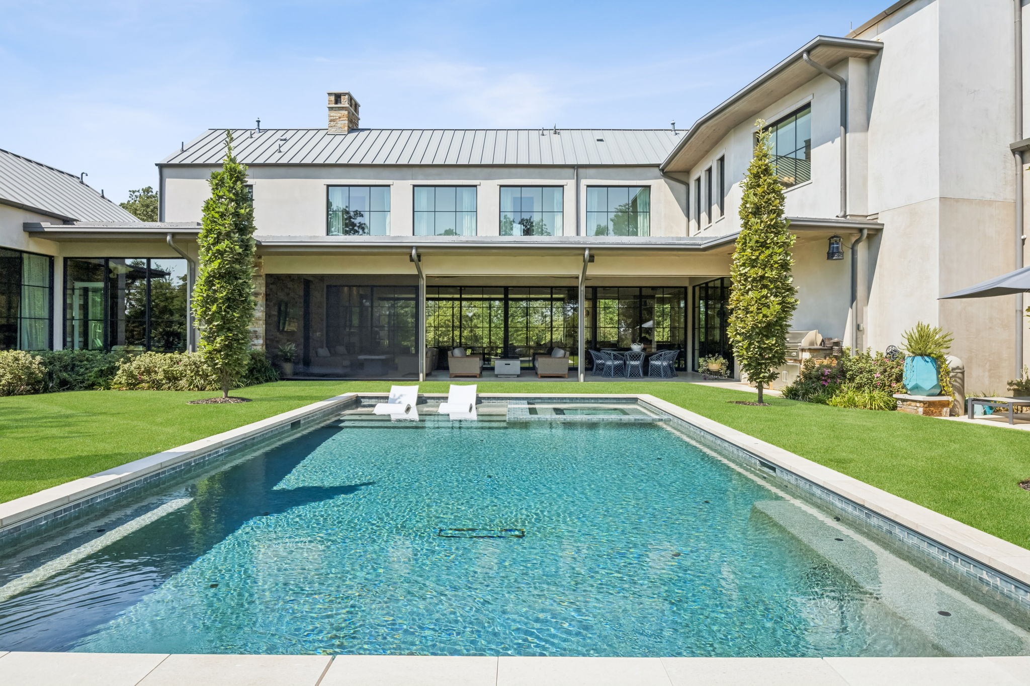 1502 Bluffview Drive