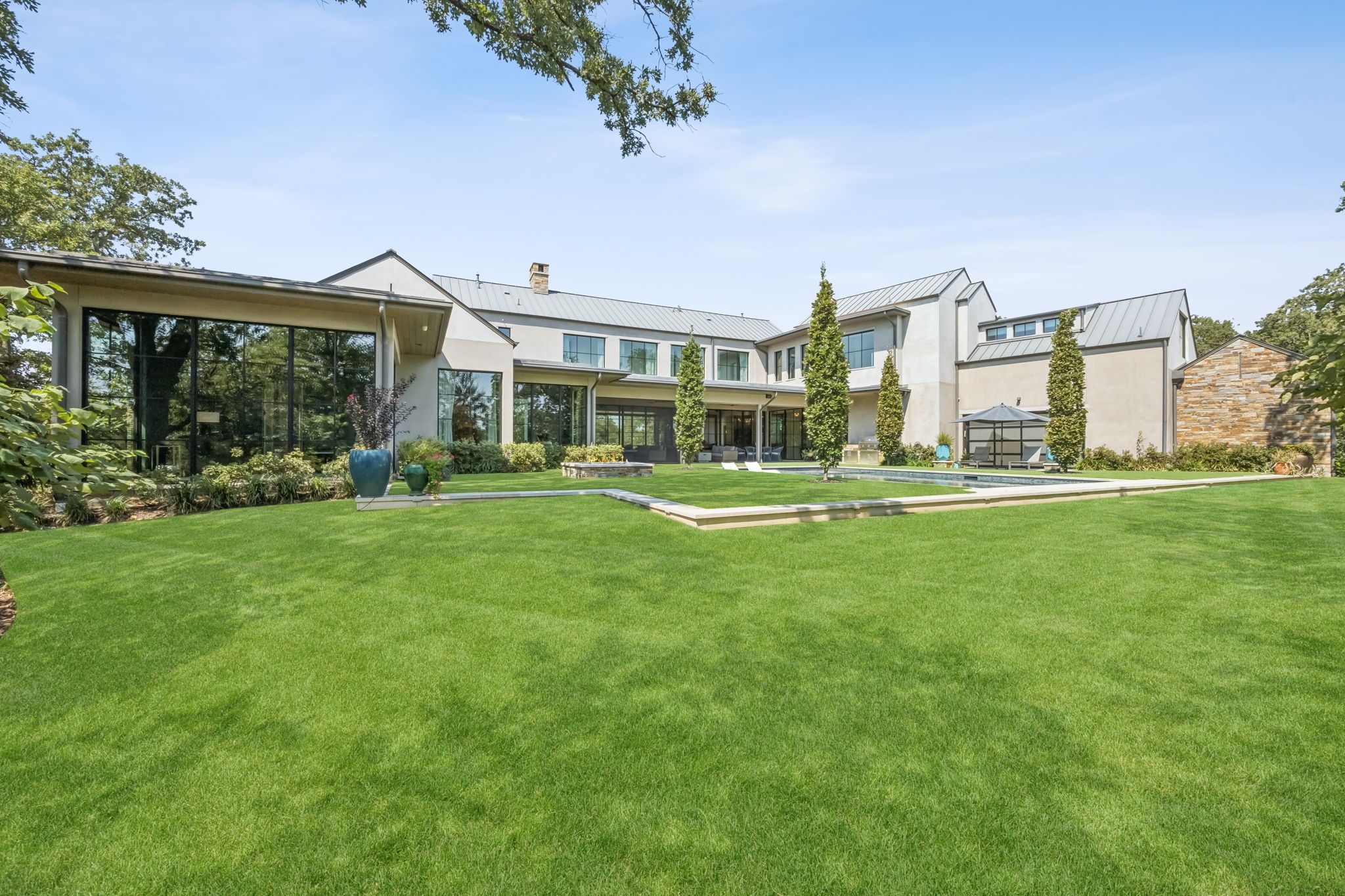 1502 Bluffview Drive