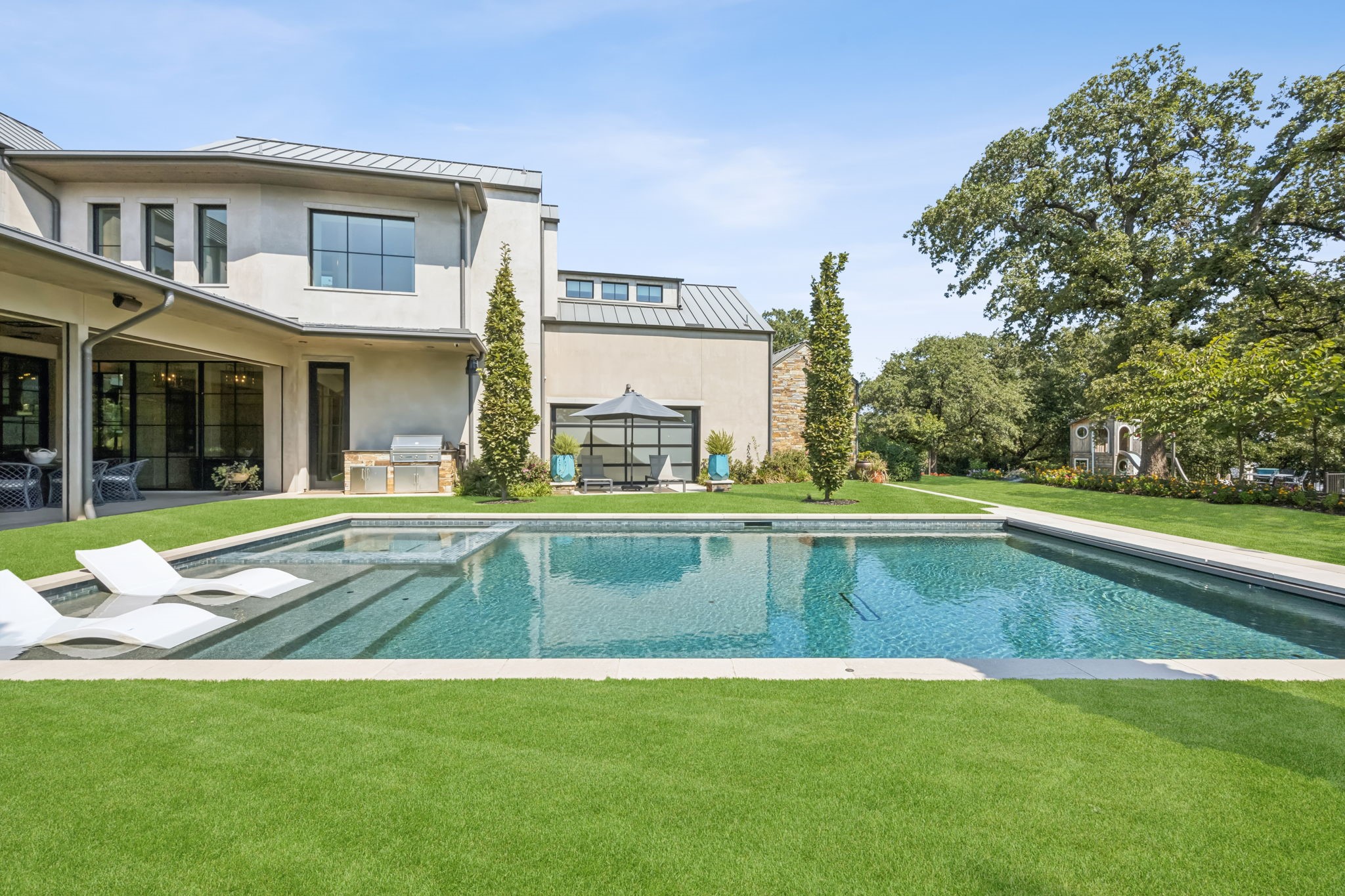 1502 Bluffview Drive