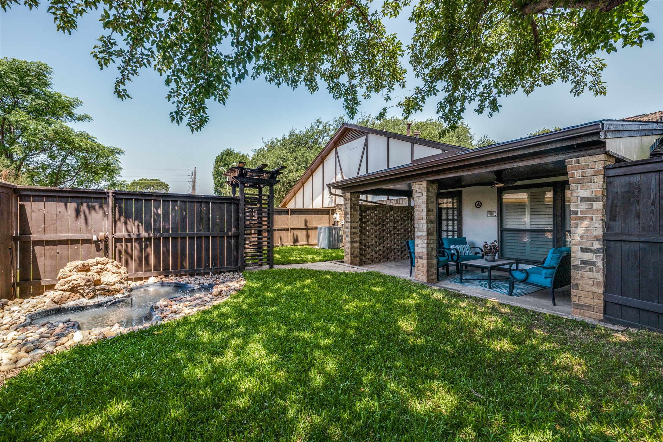 101 Circleview Drive S