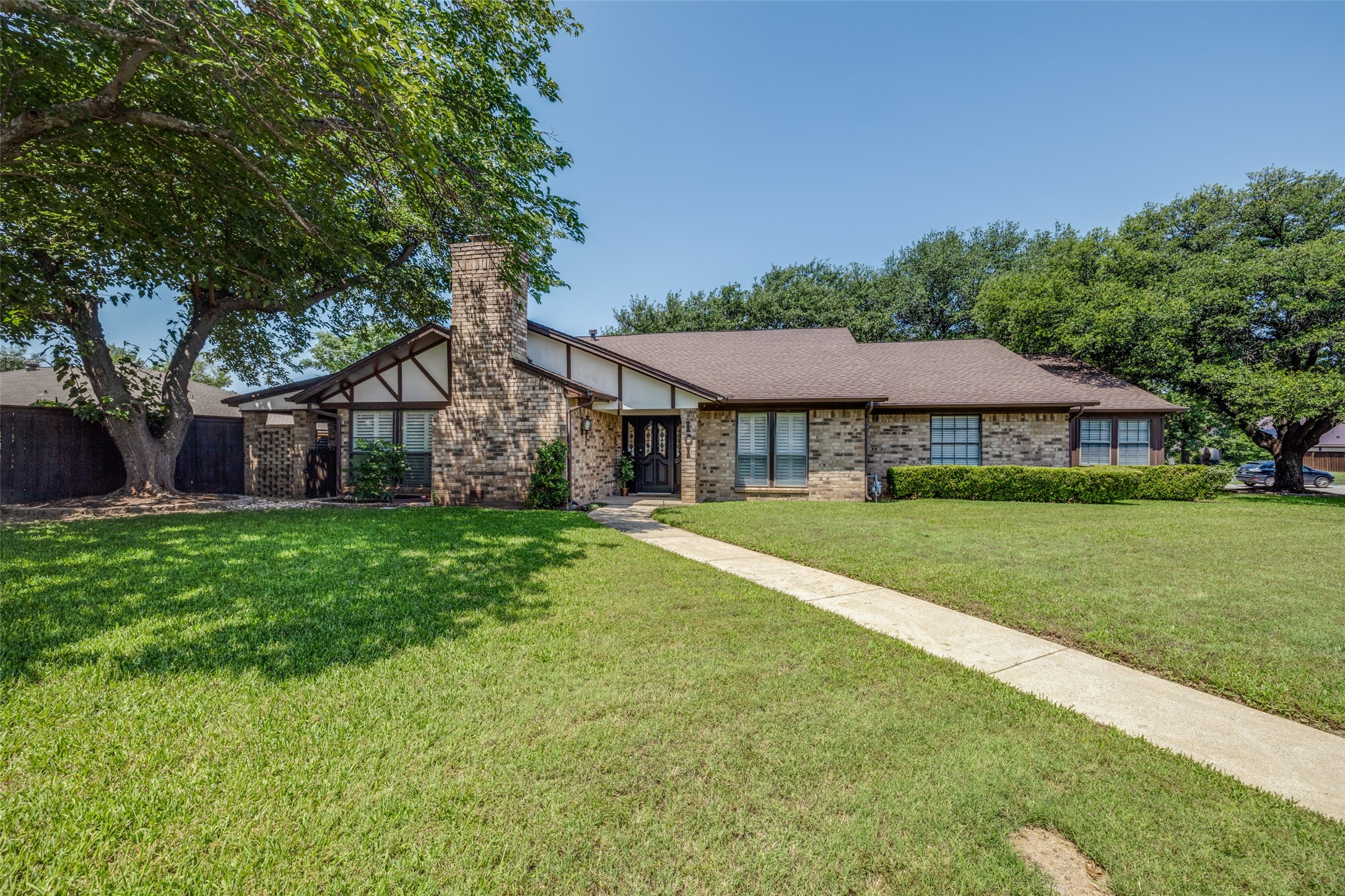 101 Circleview Drive S