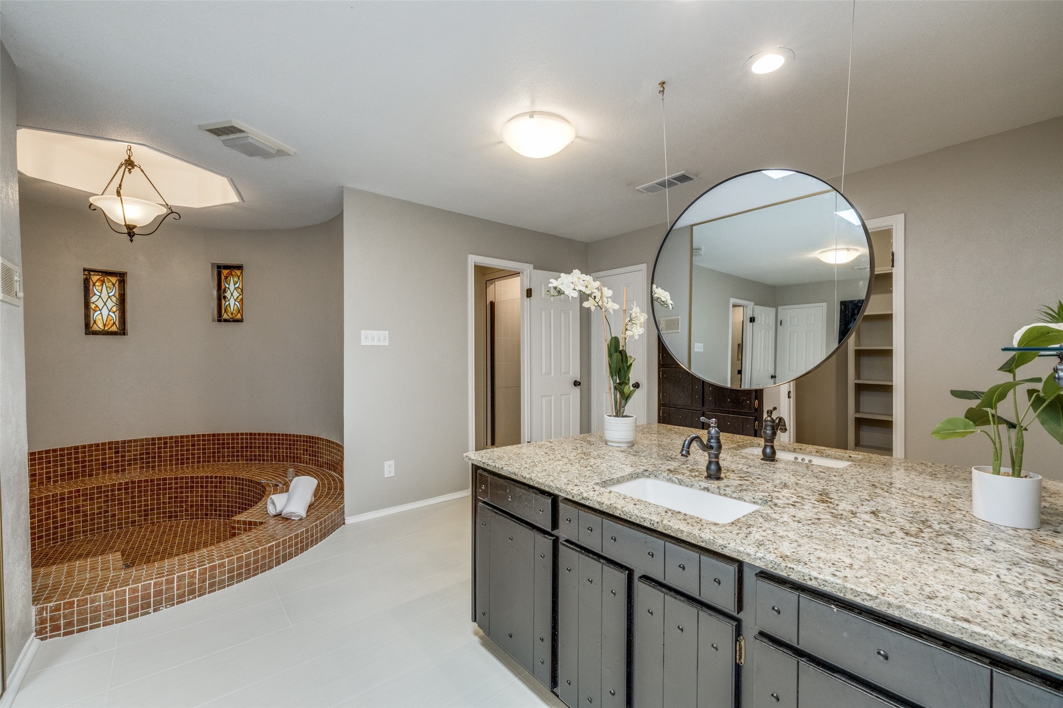 101 Circleview Drive S