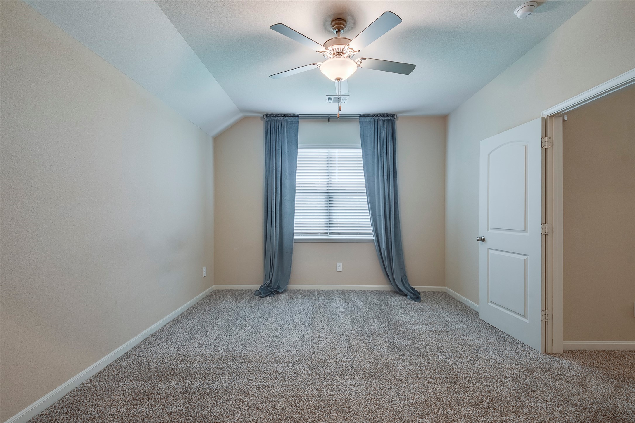 220 Ridgeland Oaks Drive