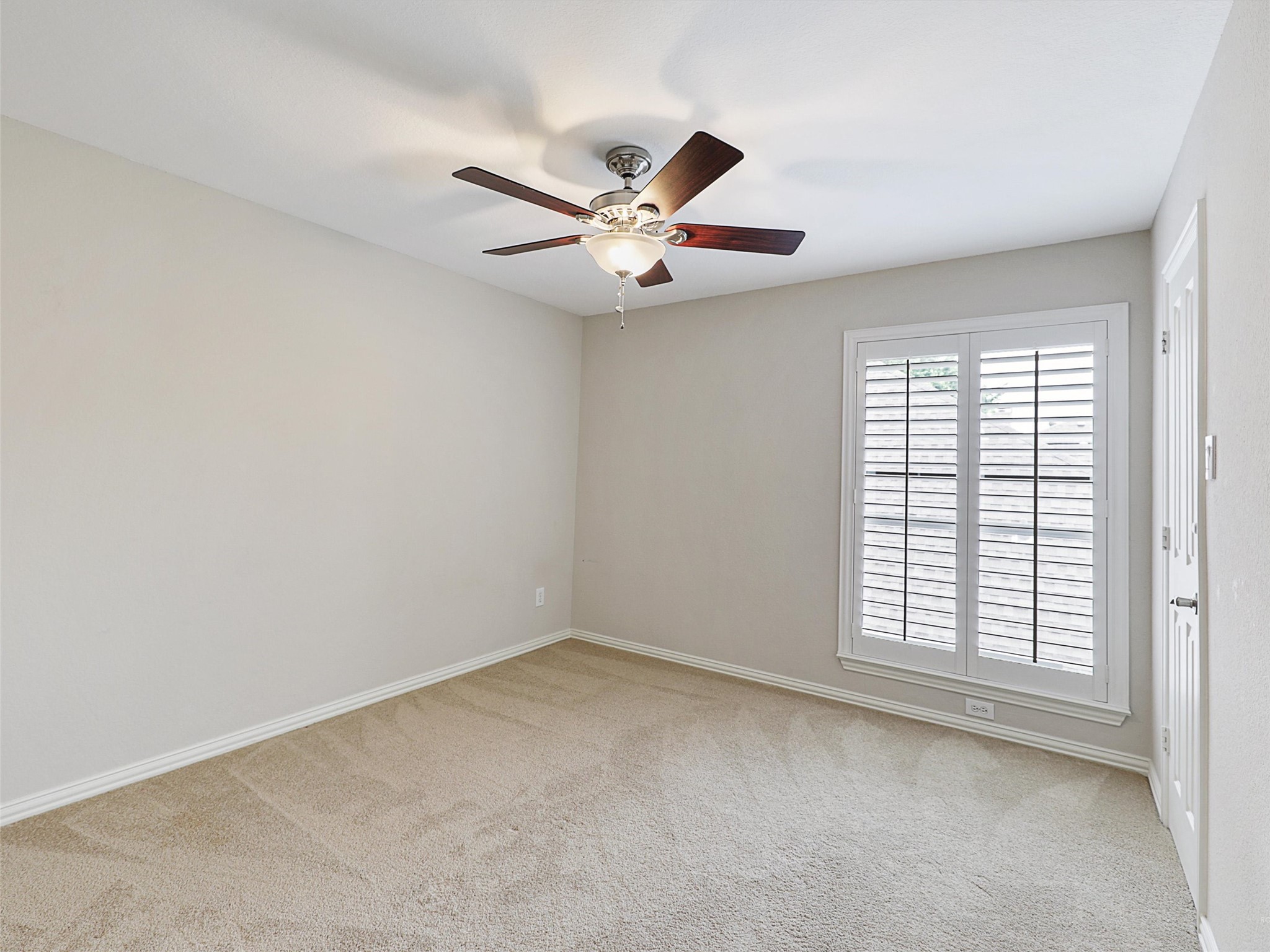 918 Midland Creek Drive